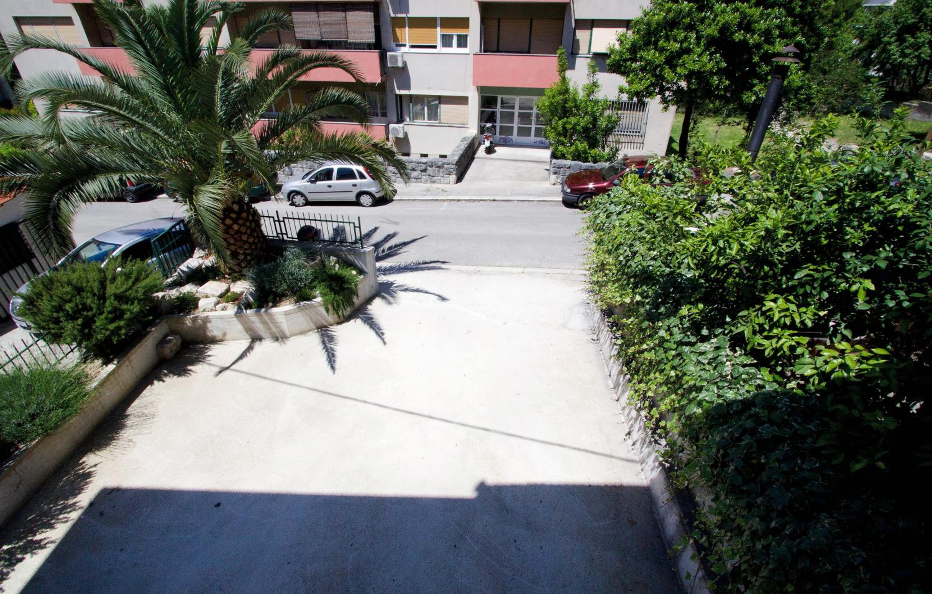 Duplex Apartment - Photo 2