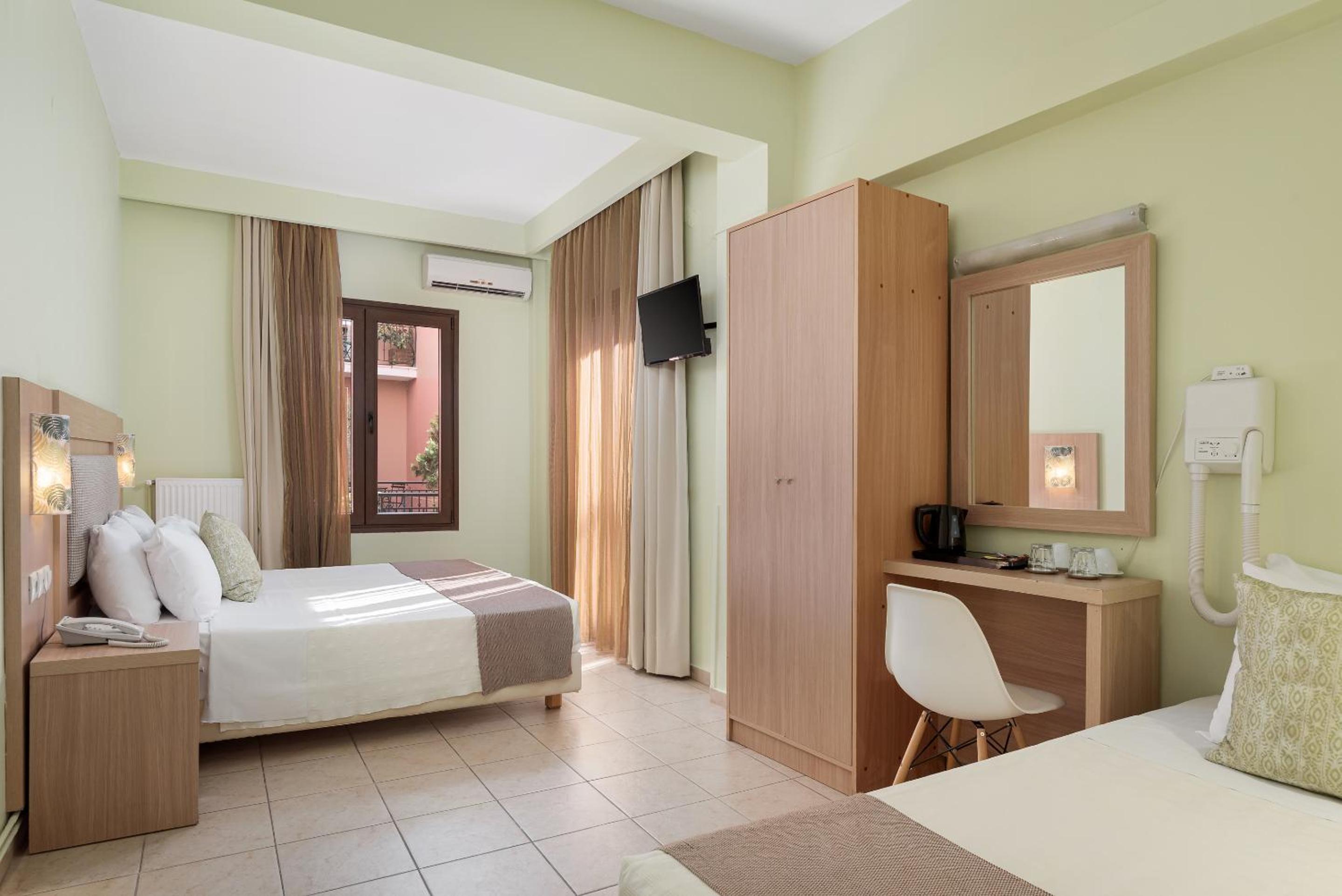 Standard Triple Room photo 3