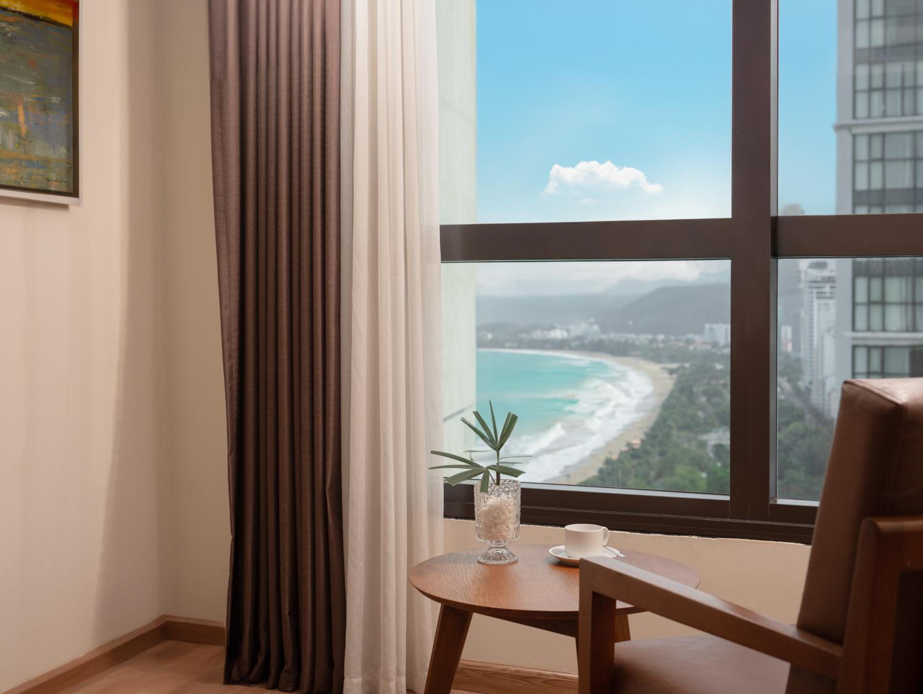 King Suite with Ocean View
