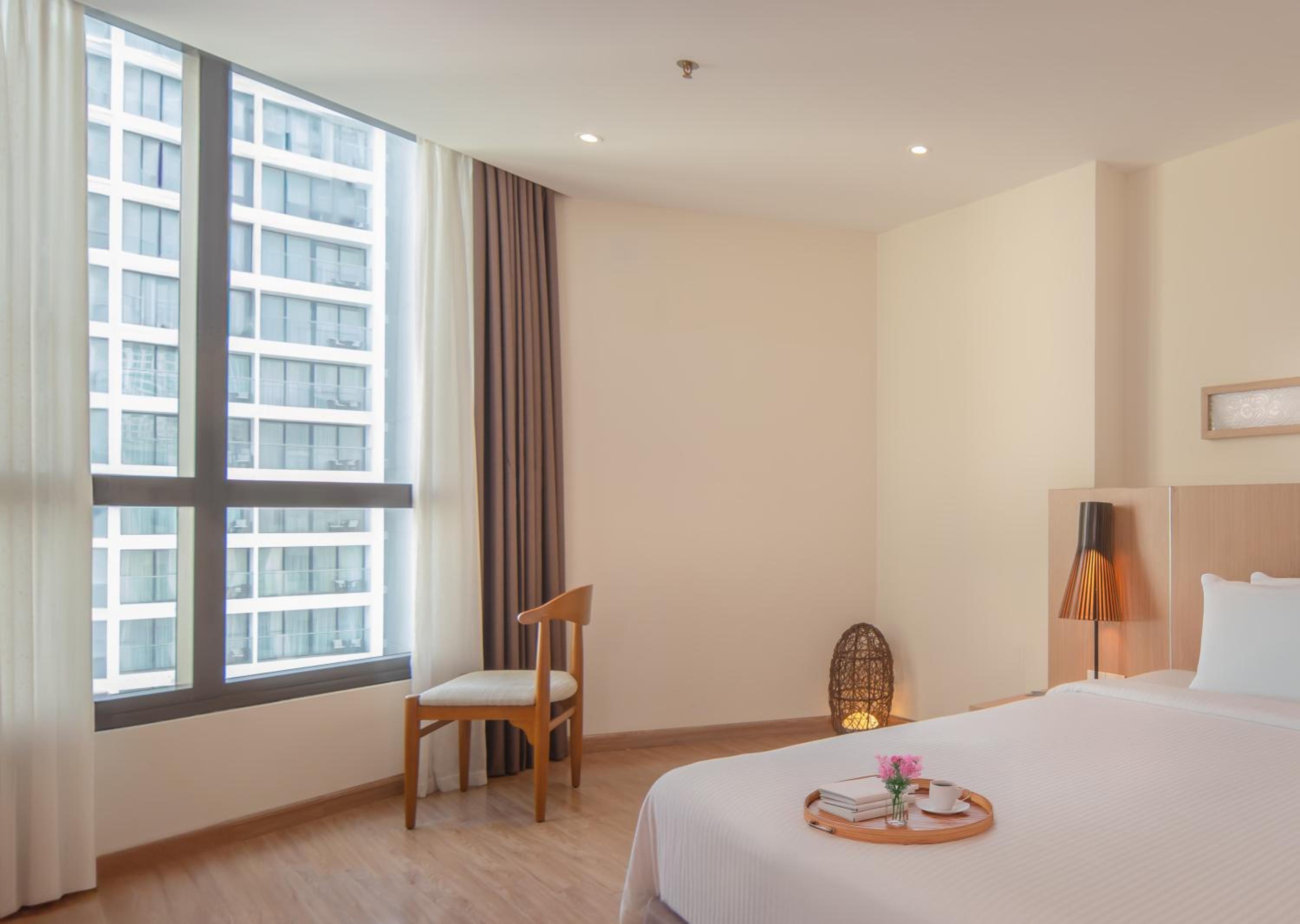 King Suite with Ocean View thumbnail 6