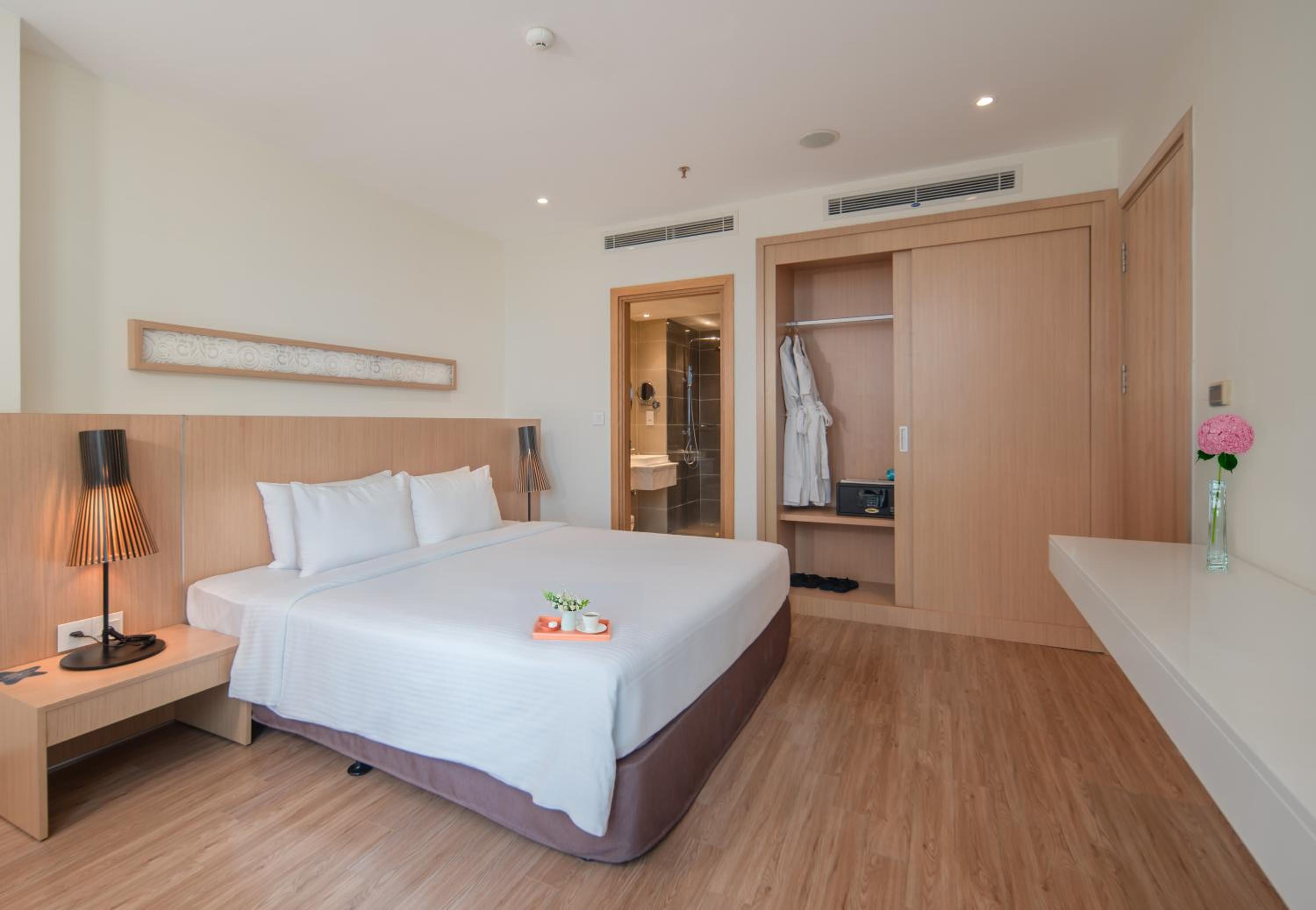 King Suite with Ocean View