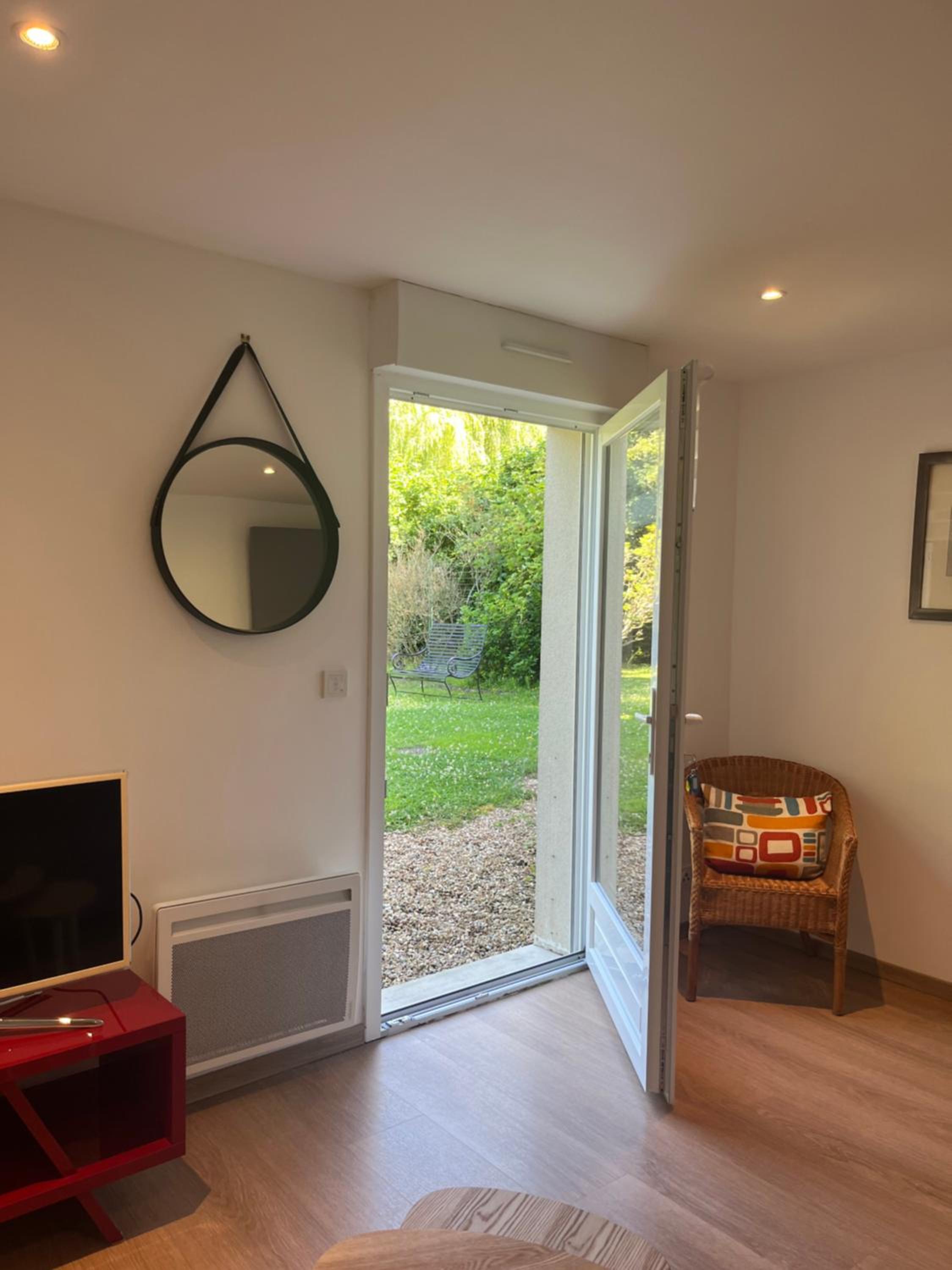 Family Room with Garden View