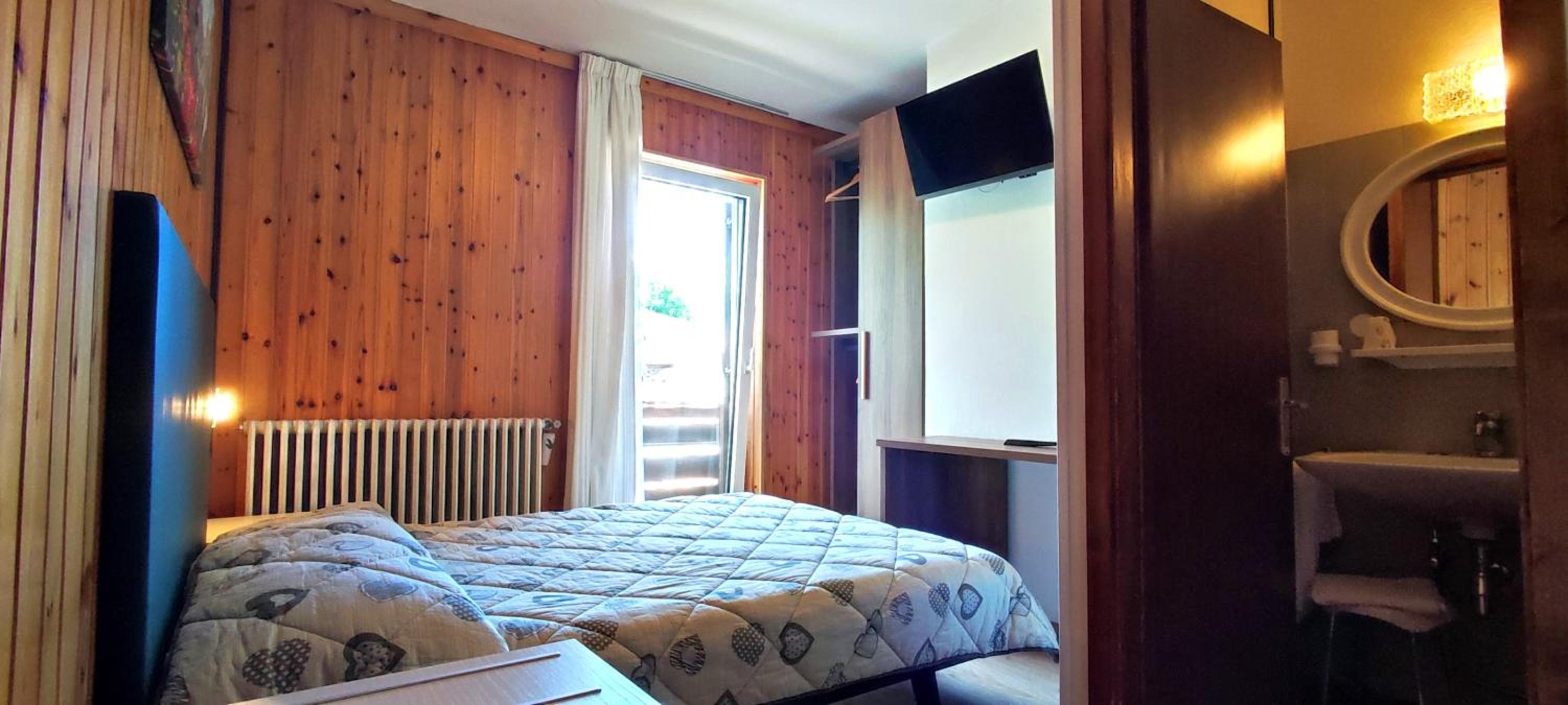 Single Room with Balcony photo 2