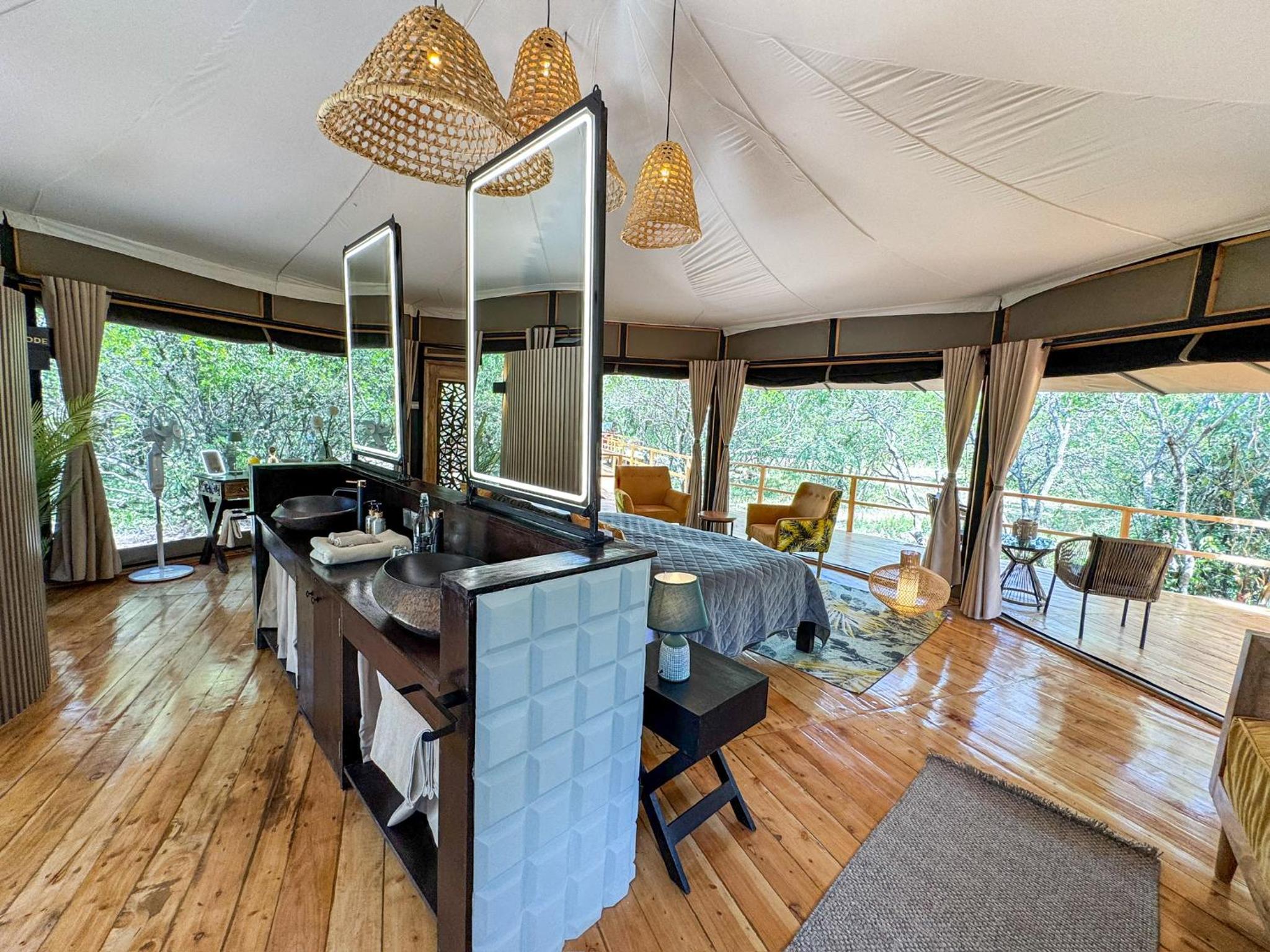 Luxury King Room photo 2