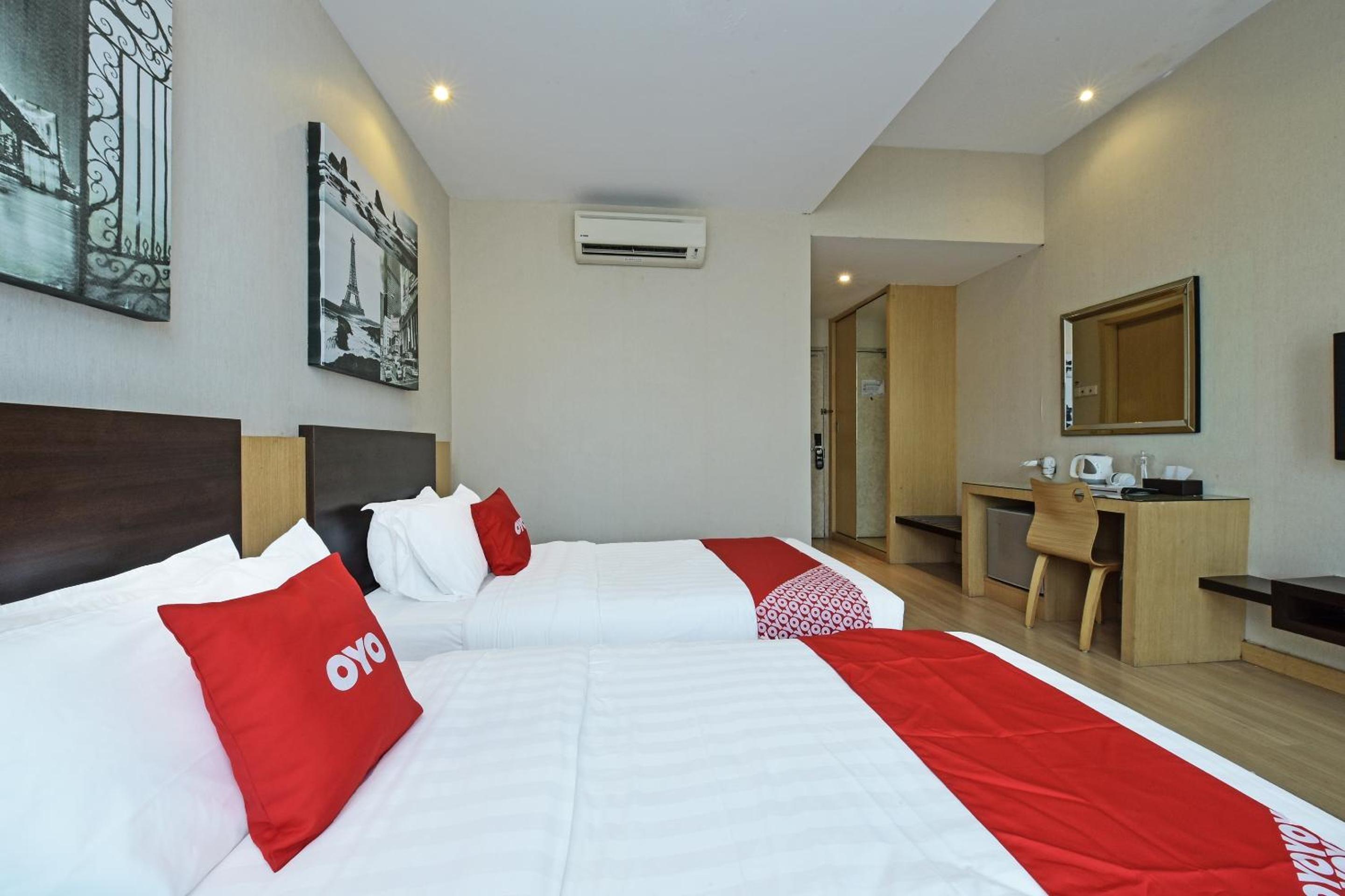 Deluxe Twin Room photo 3