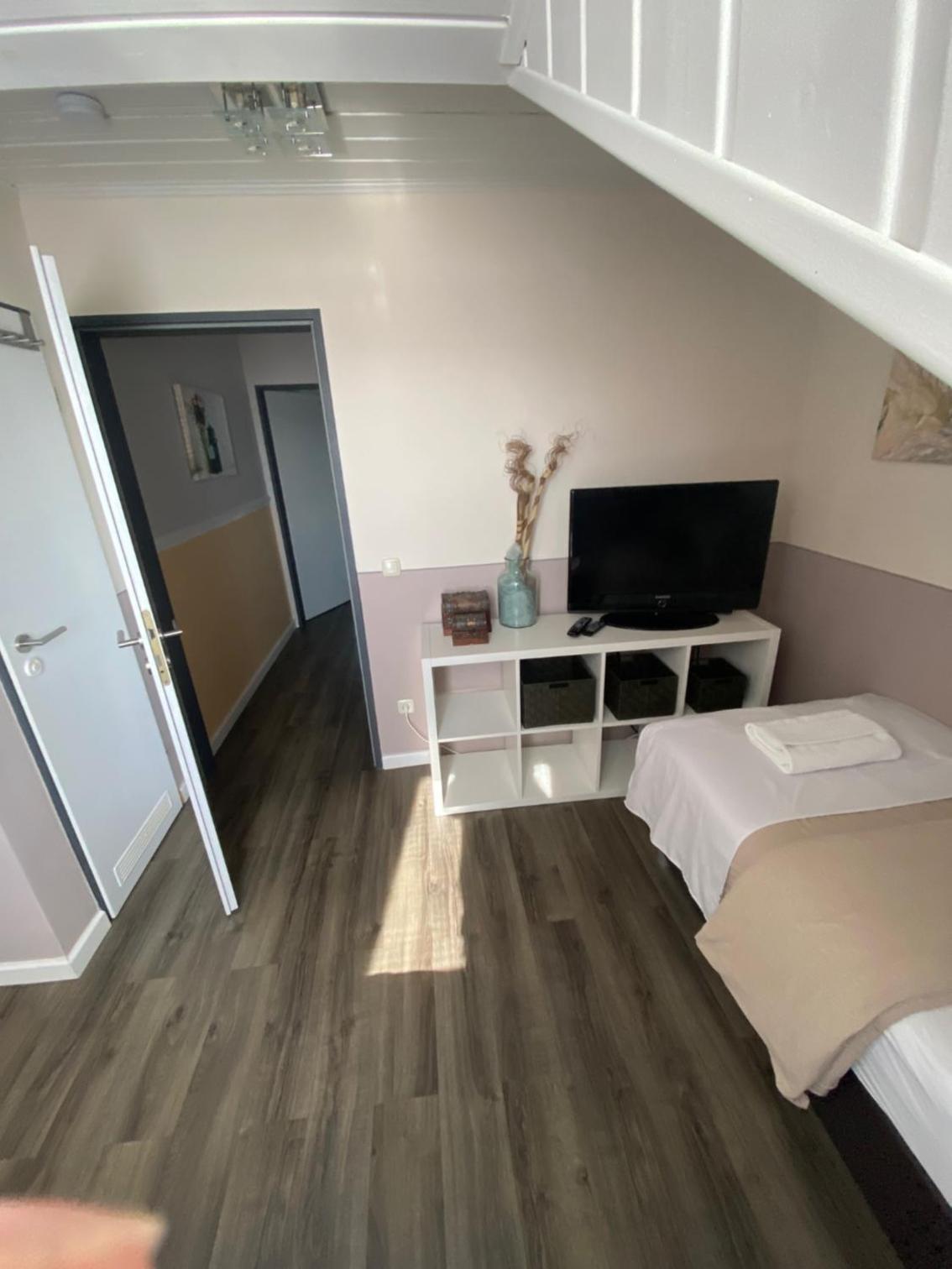 Two-Bedroom House photo 2