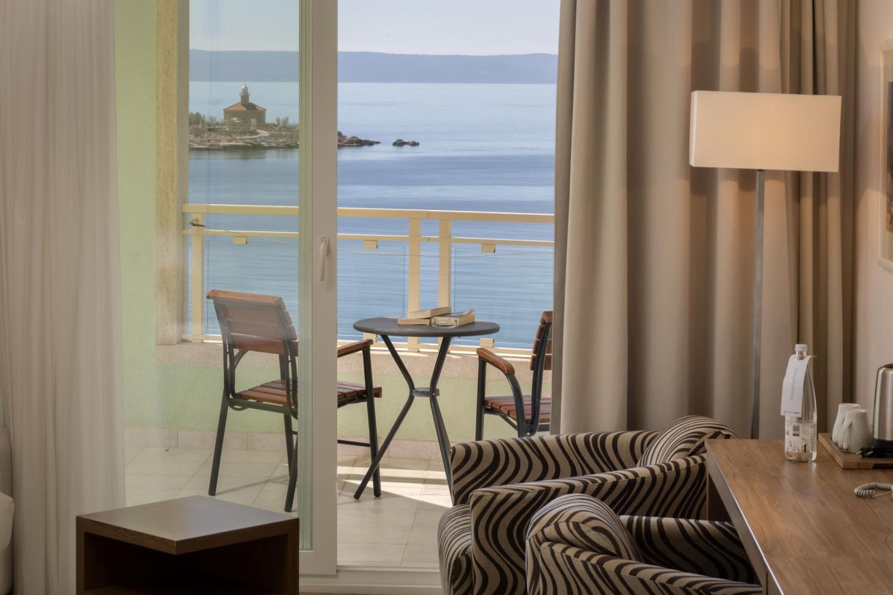Double Room with Sea View - Photo 1
