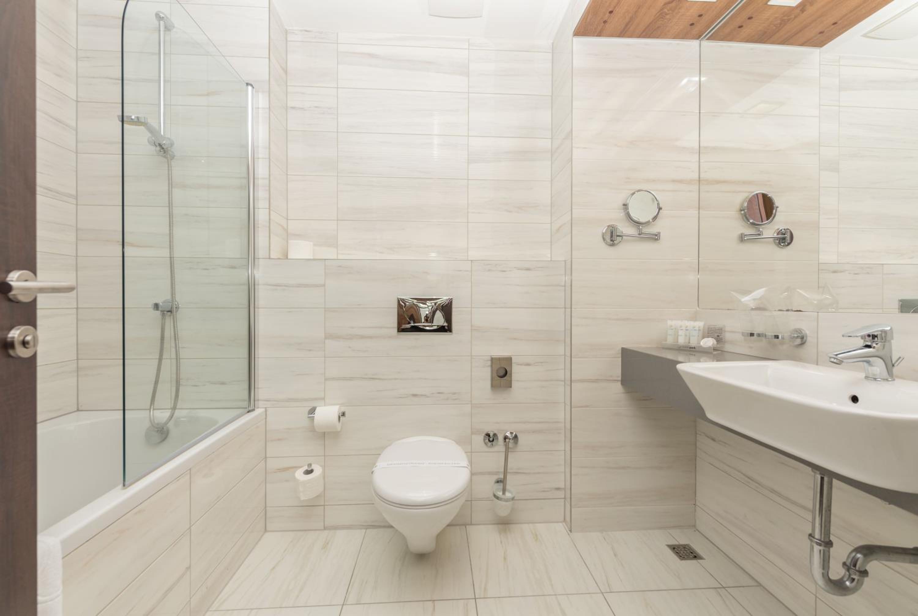 Double Room with Sea View - Photo 2