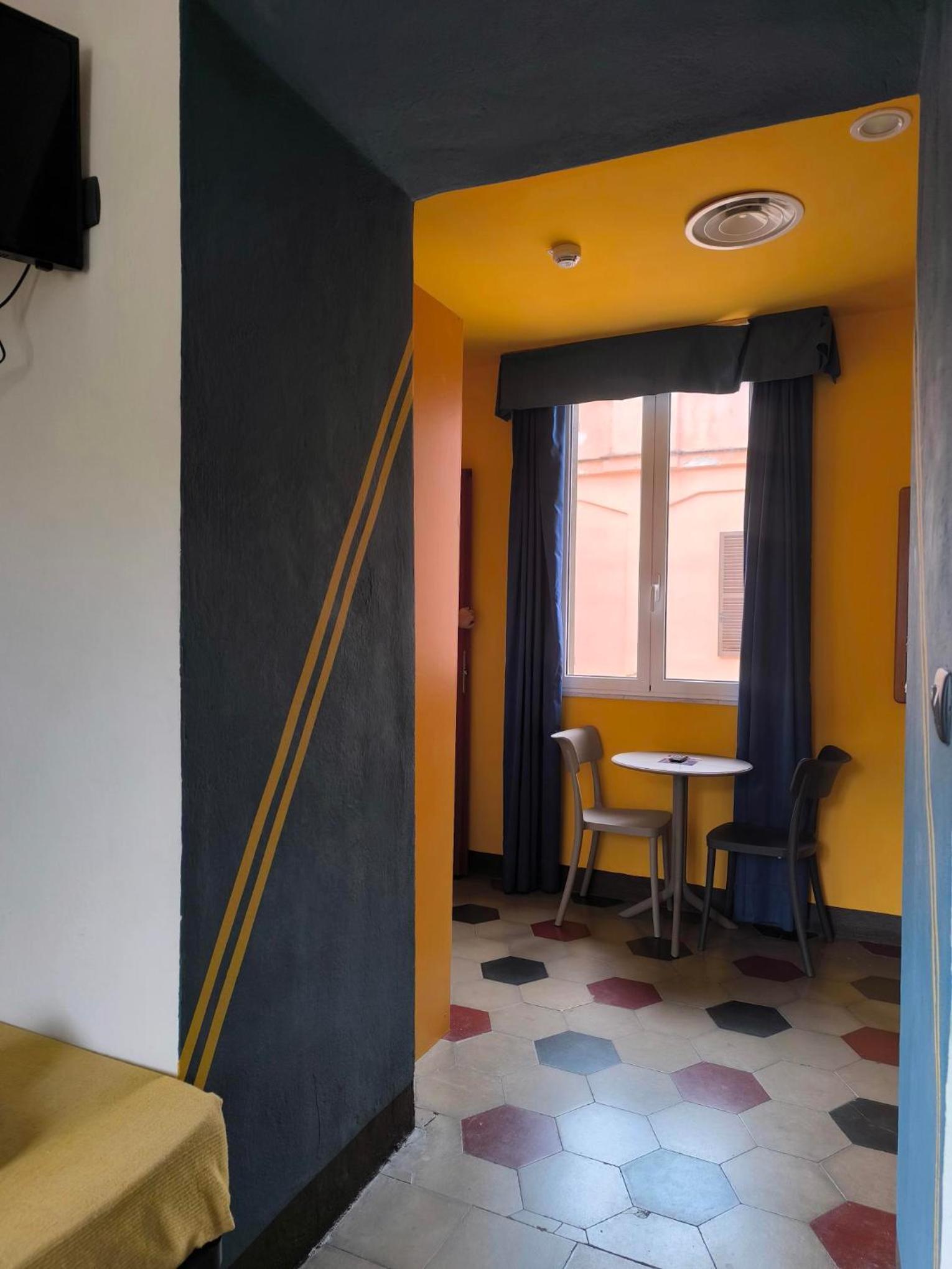 Quadruple Room - Photo 5