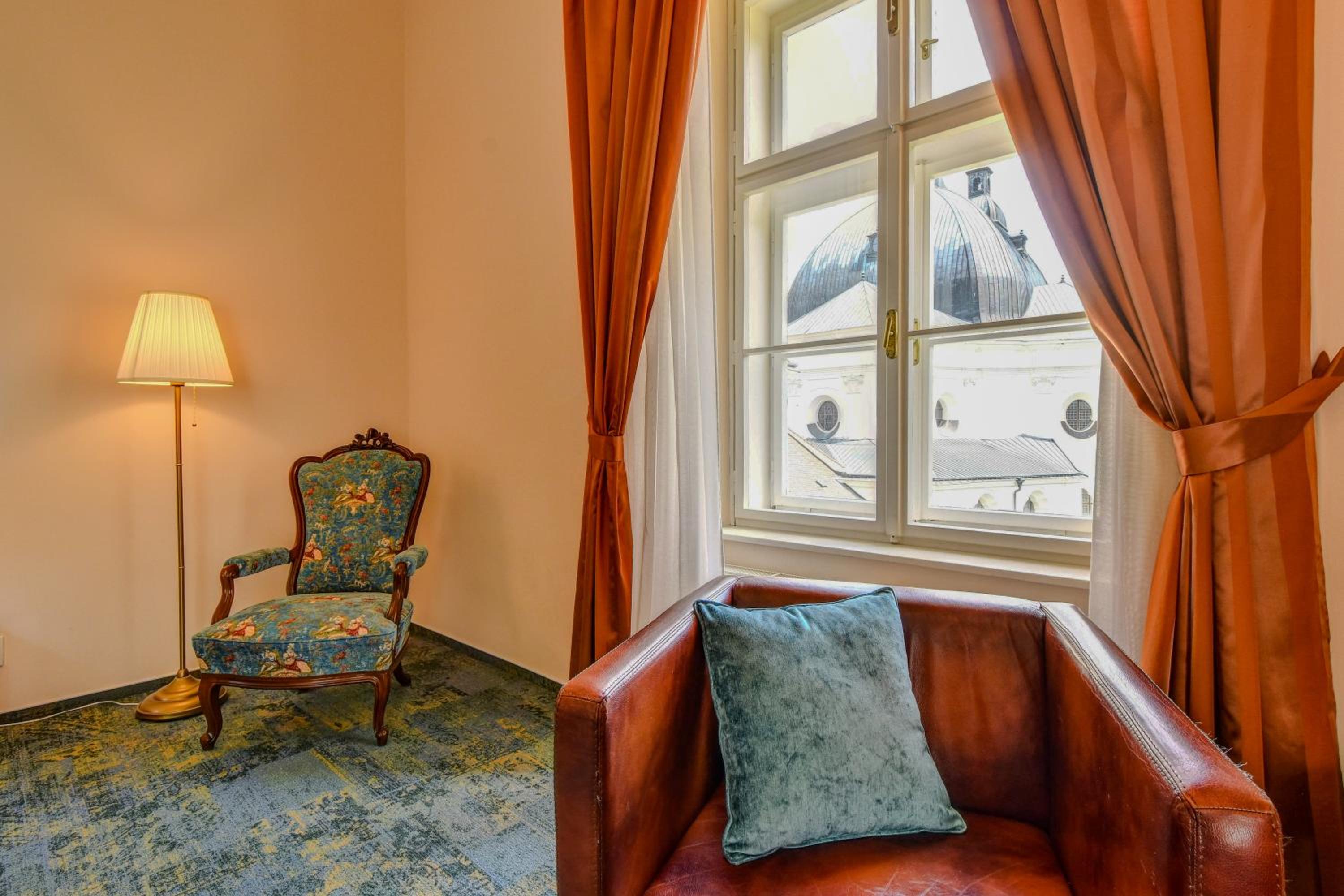 Deluxe Double or Twin Room photo 1