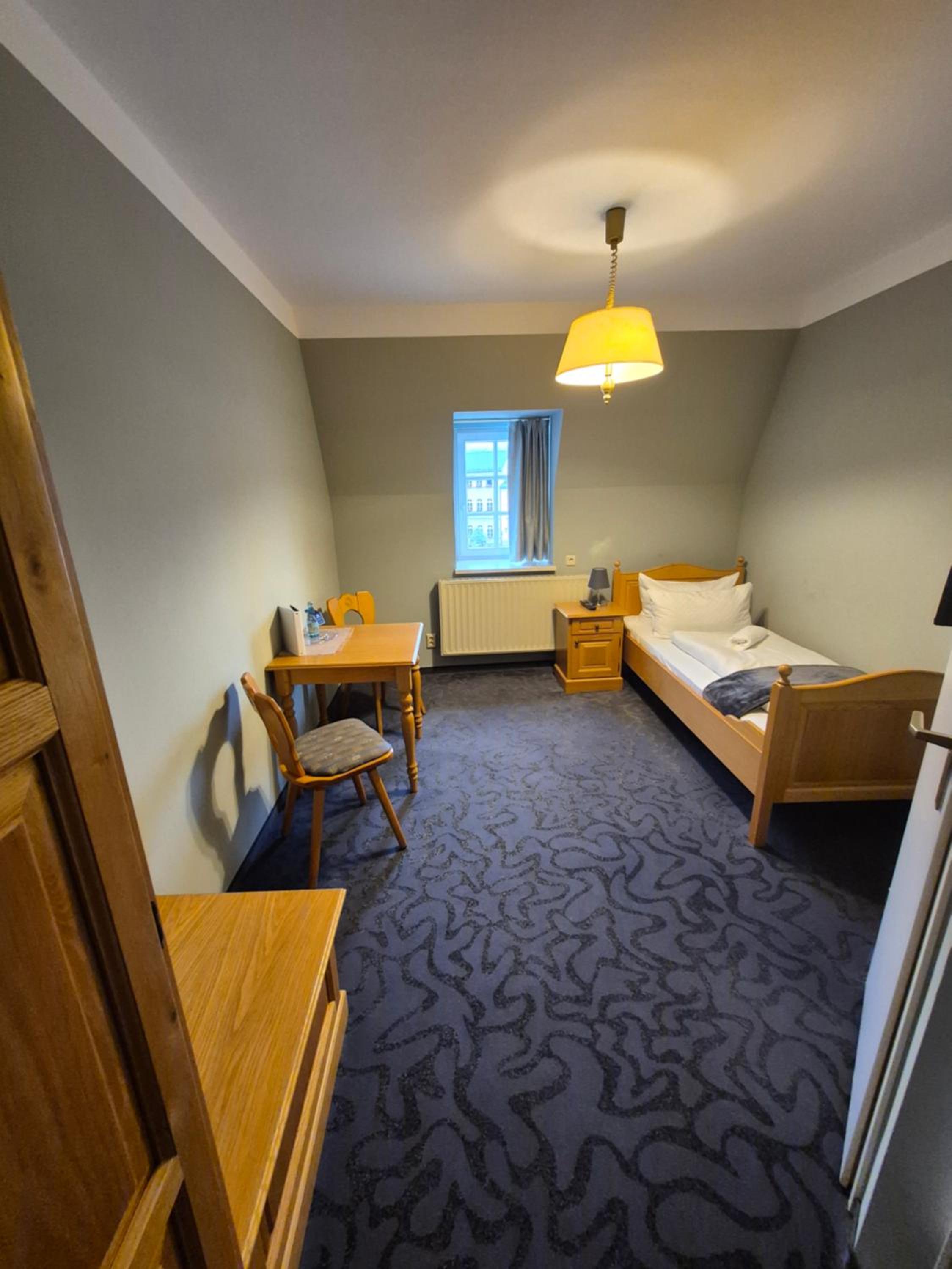 Single Room photo 3
