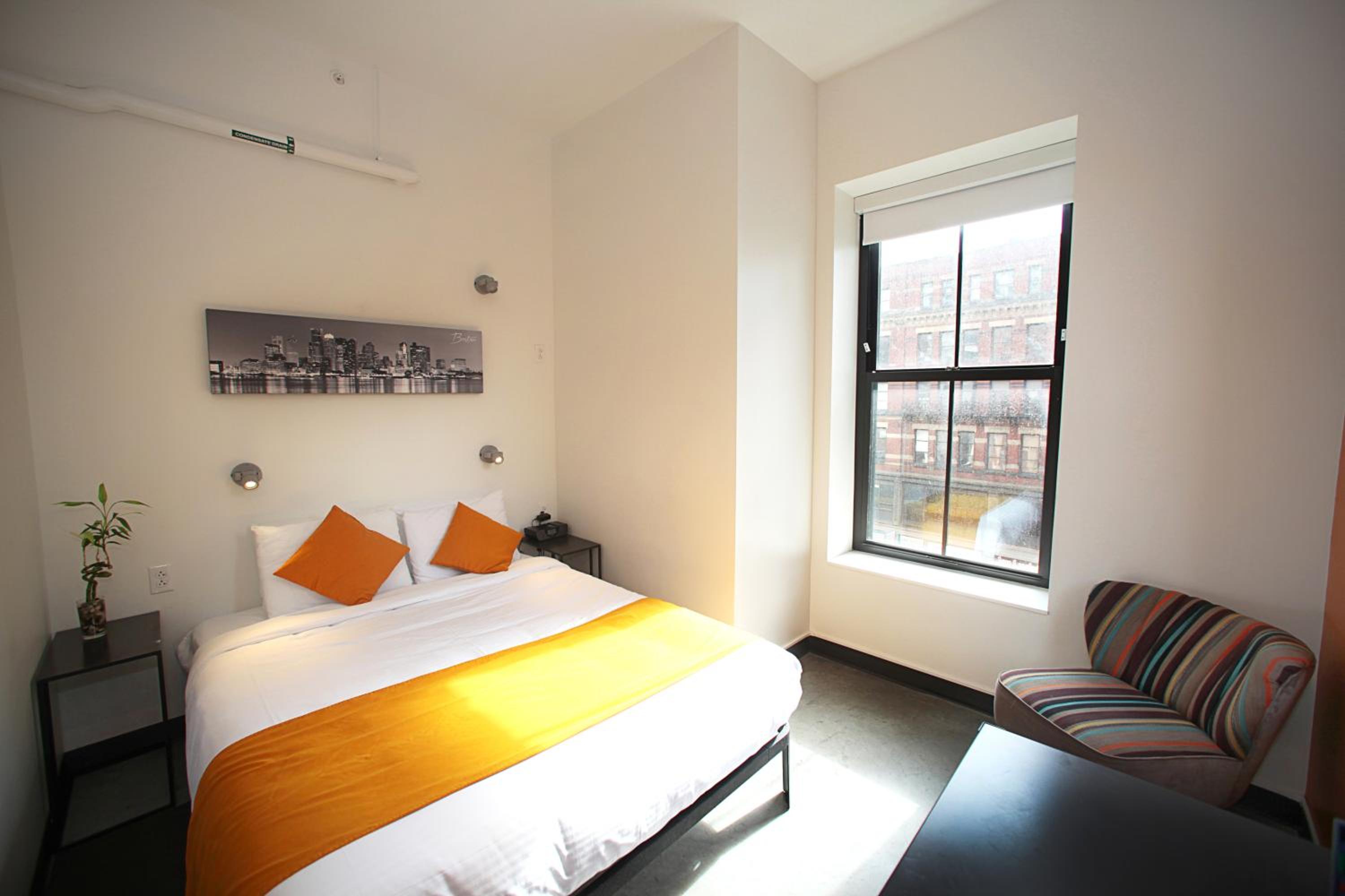 Private Queen Room Ensuite photo 1