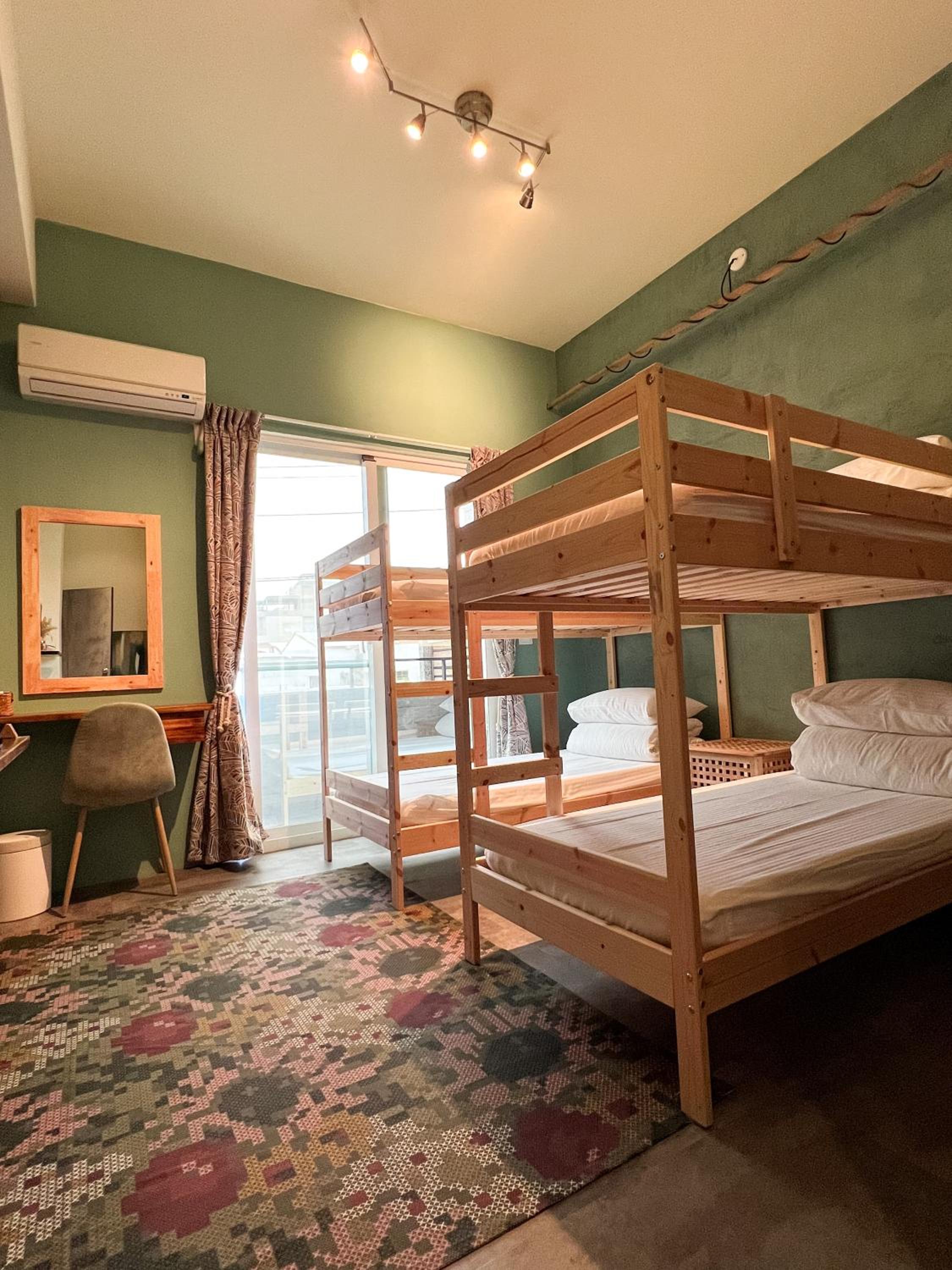 4-Bed Mixed Dormitory Room photo 2