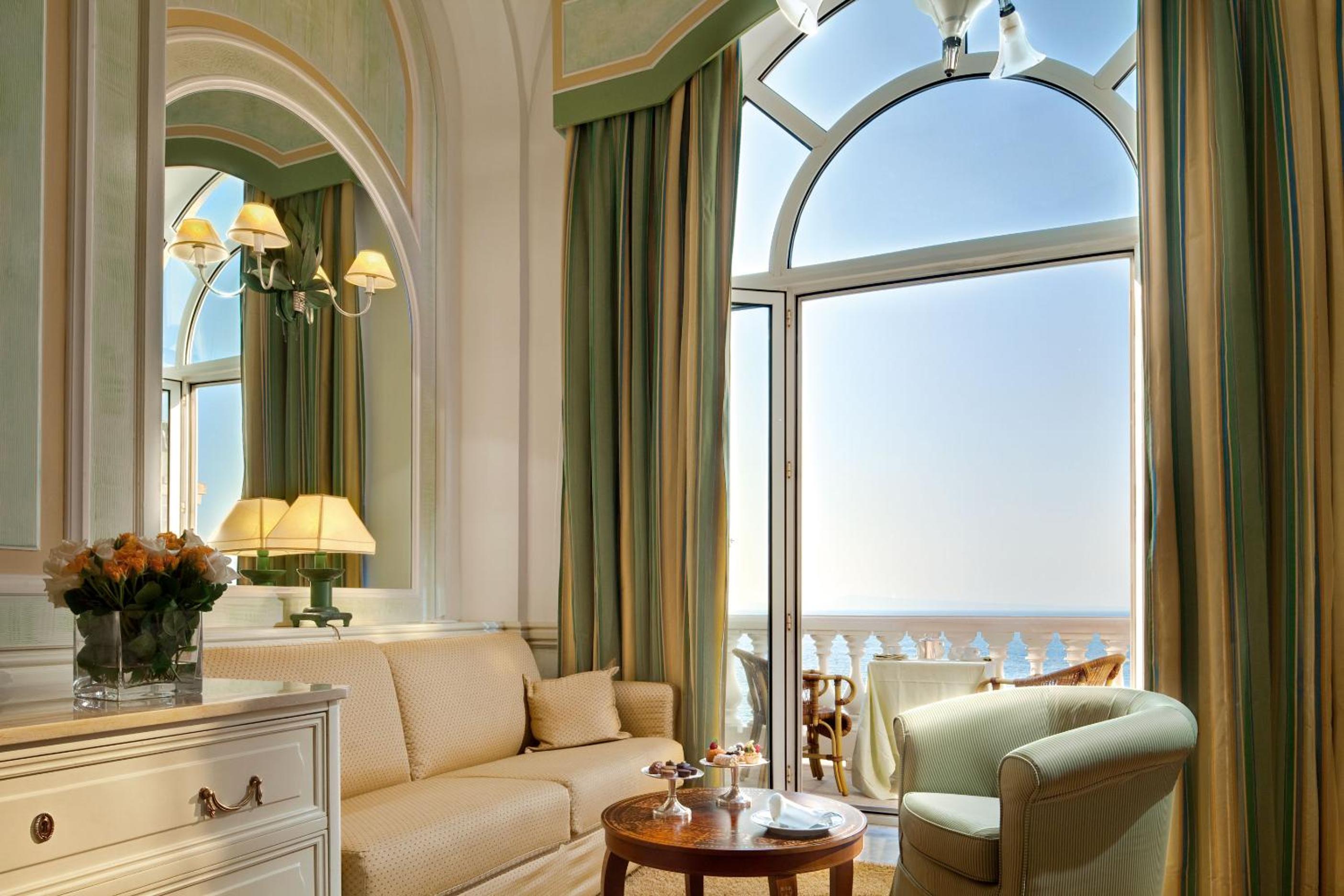 Deluxe Double Room with Sea View - Photo 6