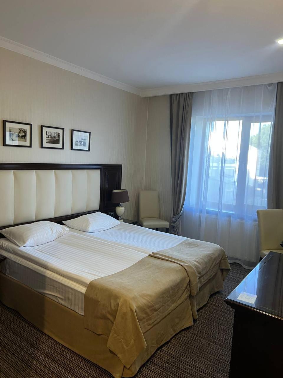 Double or Twin Room - Disability Access photo 3