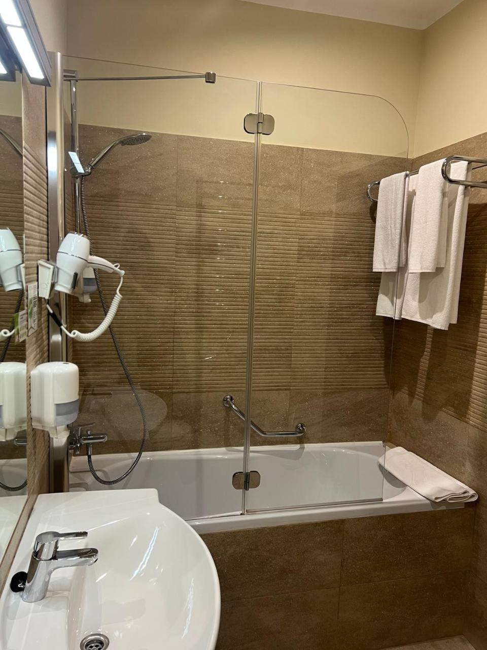 Double or Twin Room - Disability Access