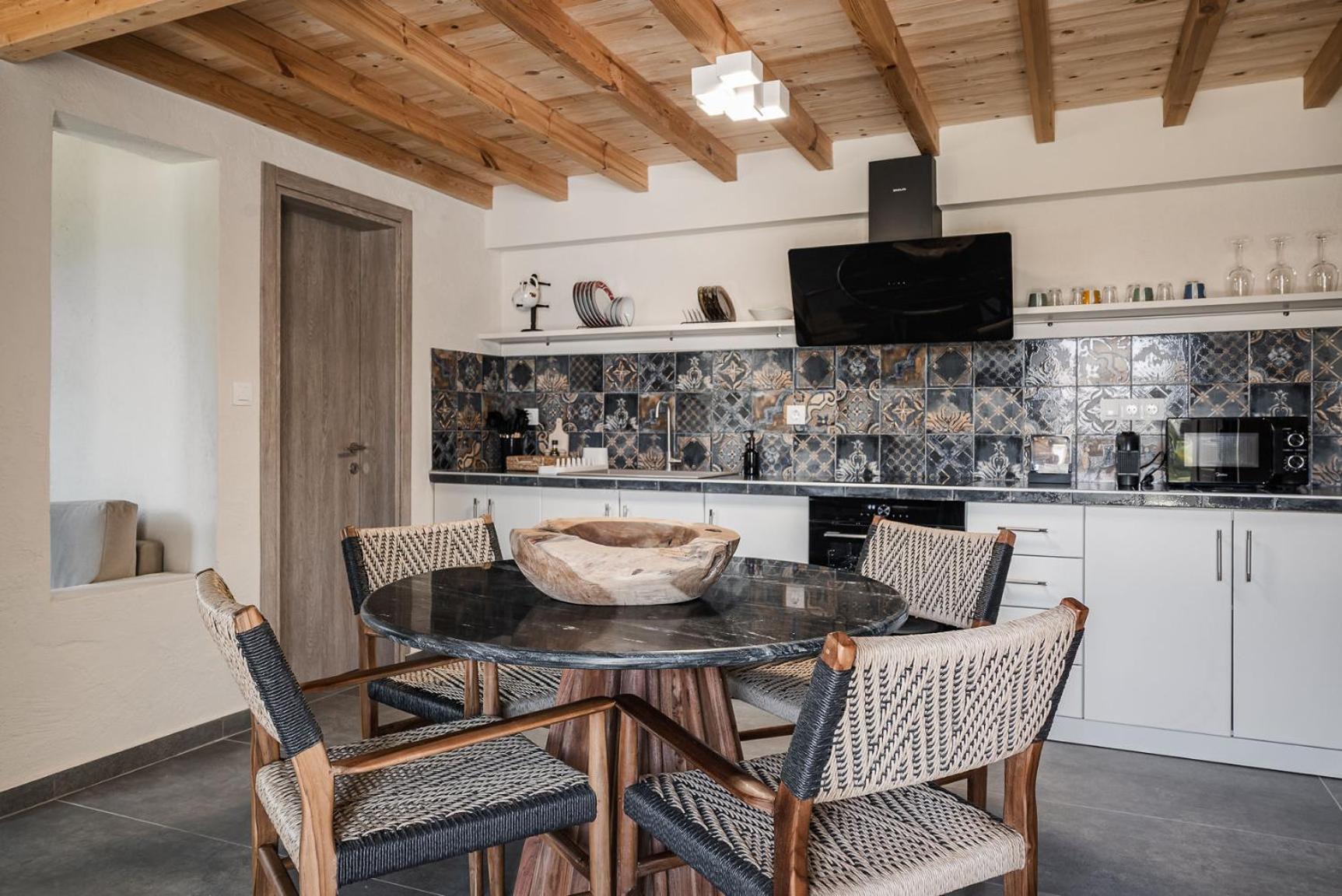 Deluxe One-Bedroom Apartment