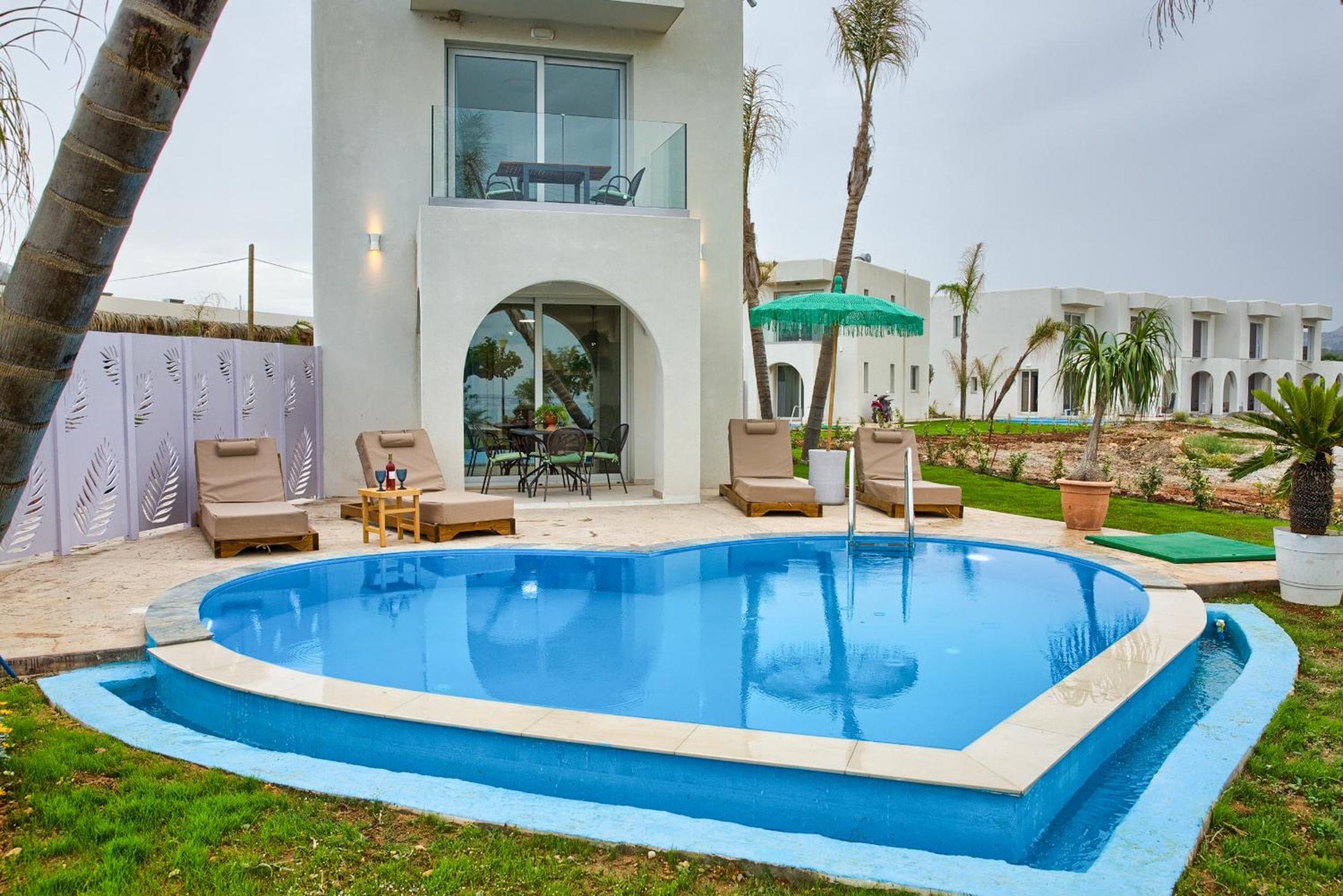 Pool Heart Villa