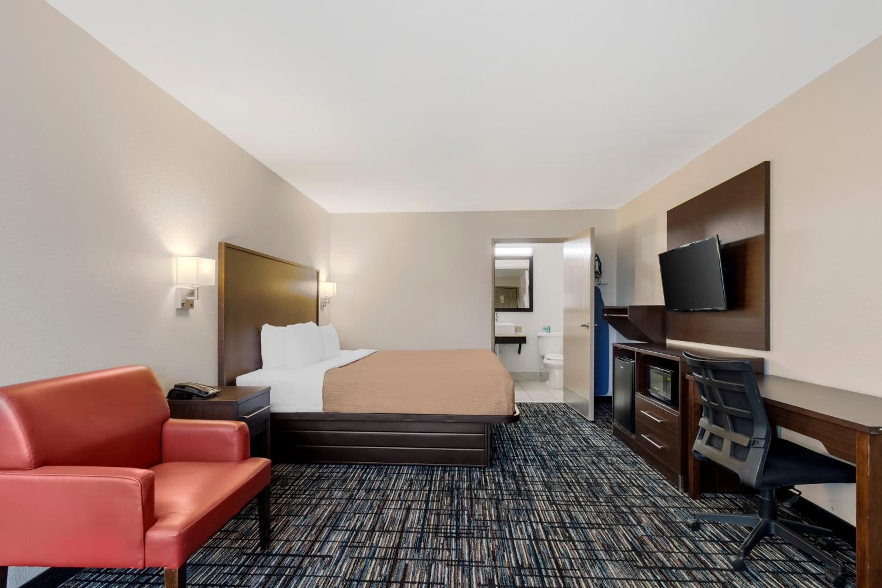 King Room - Accessible/Non Smoking - Photo 3