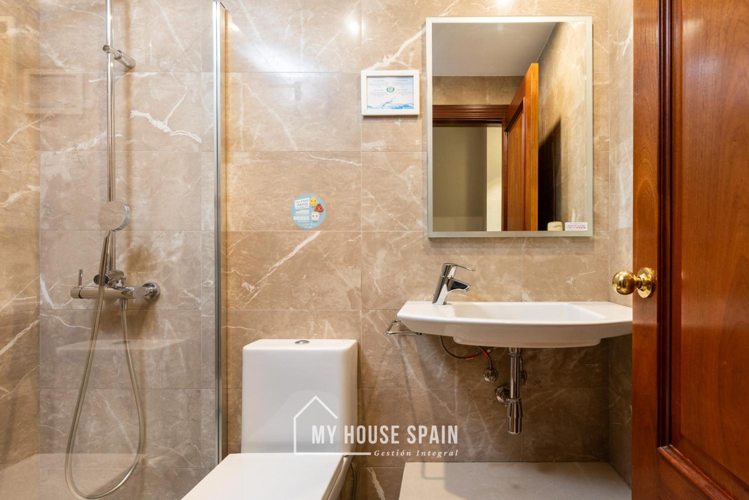 Double Room with Private Bathroom