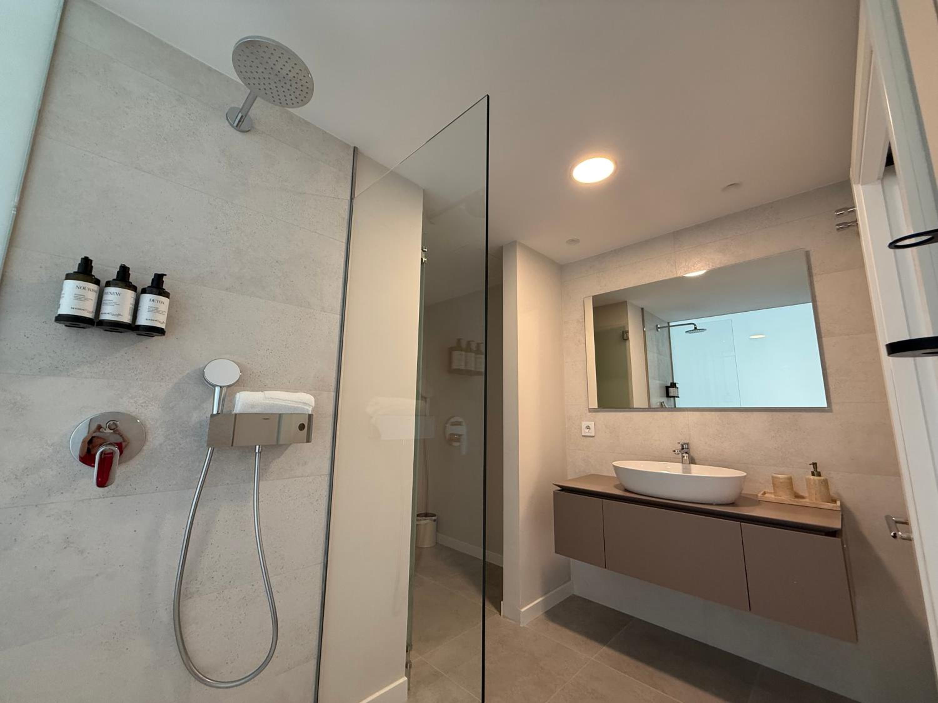 Two-Bedroom Deluxe Apartment