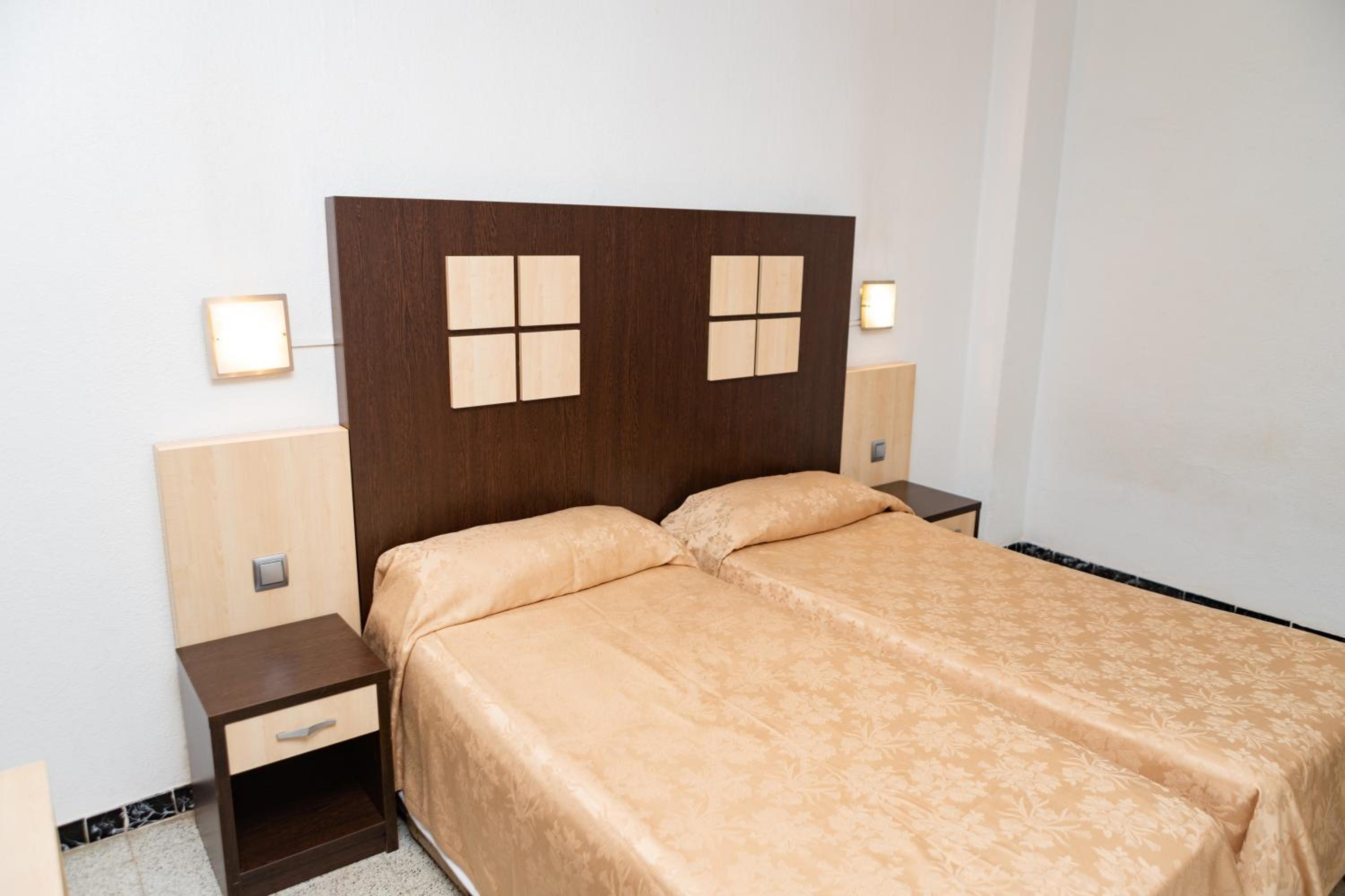 Double Room (2 Adults + 1 Child ) photo 2