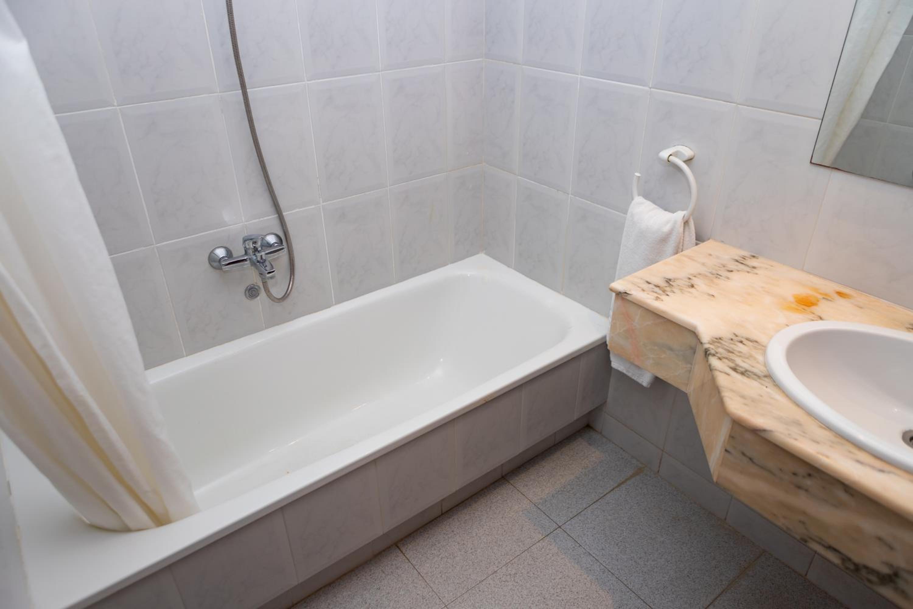 Habitación doble (2 adultos + 1 niño)