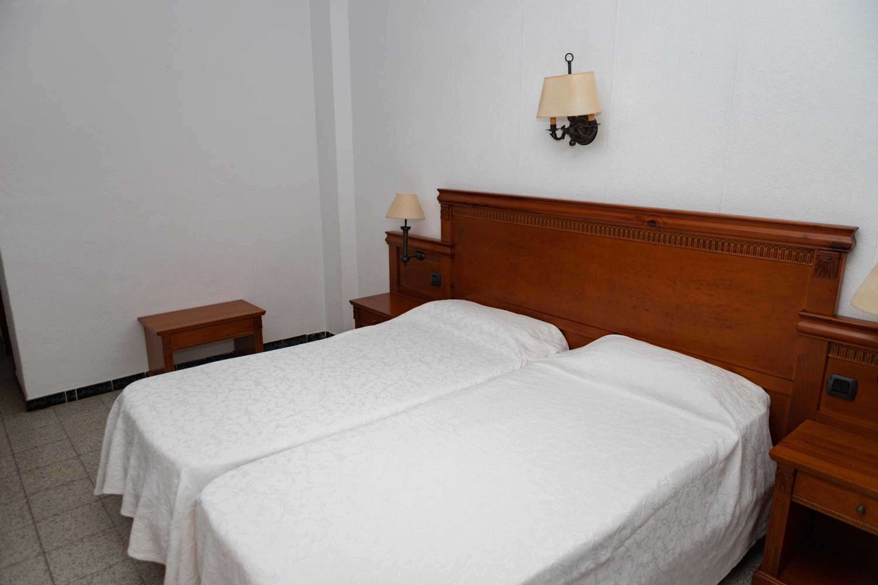 Double Room (2 Adults + 1 Child ) photo 3