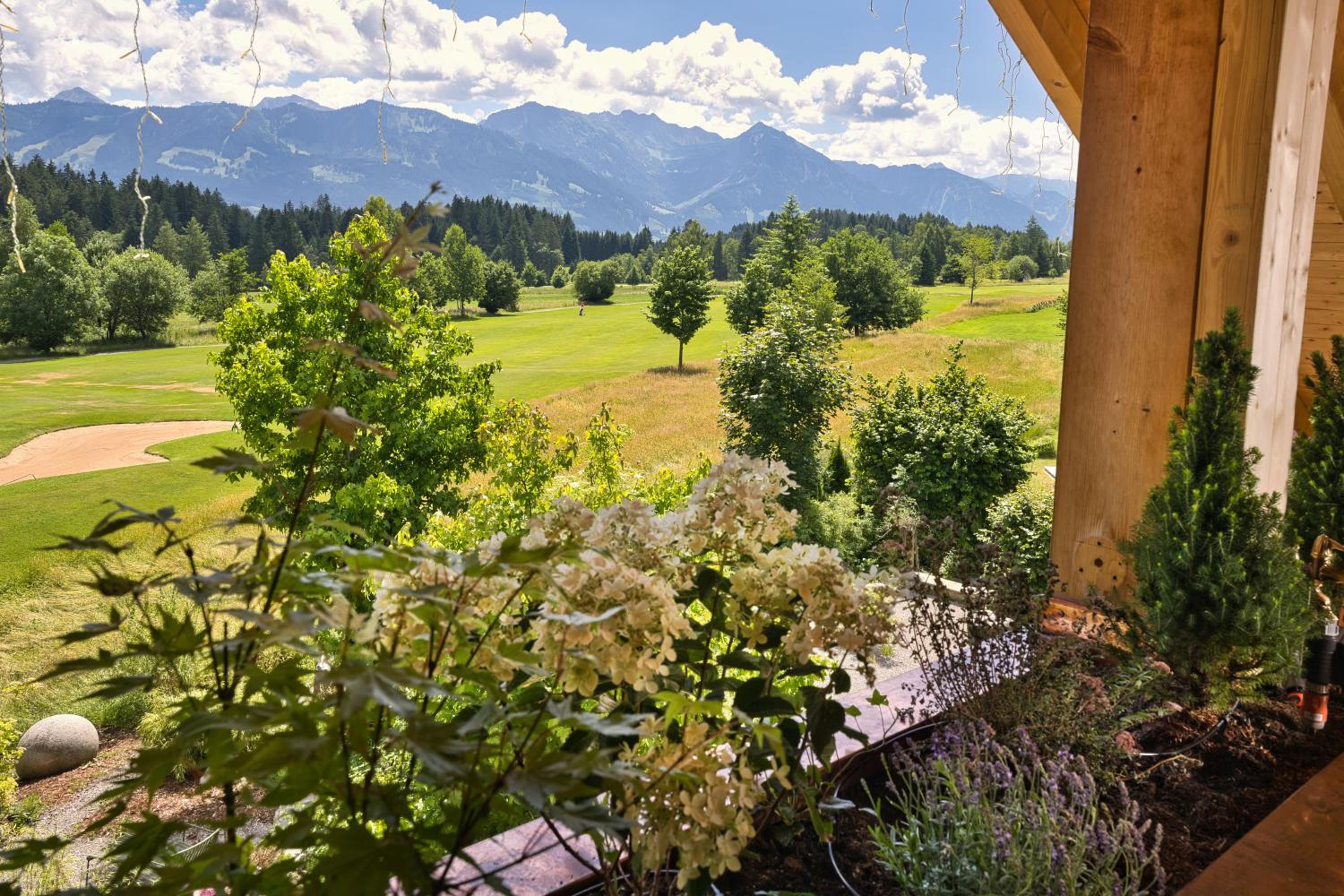 Green Lodge photo 2
