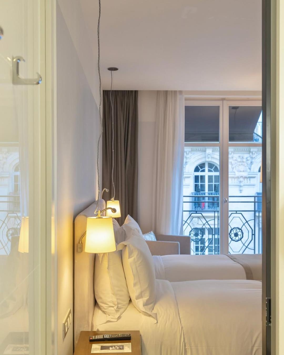Sofitel Paris Arc De Triomphe bedroom photo