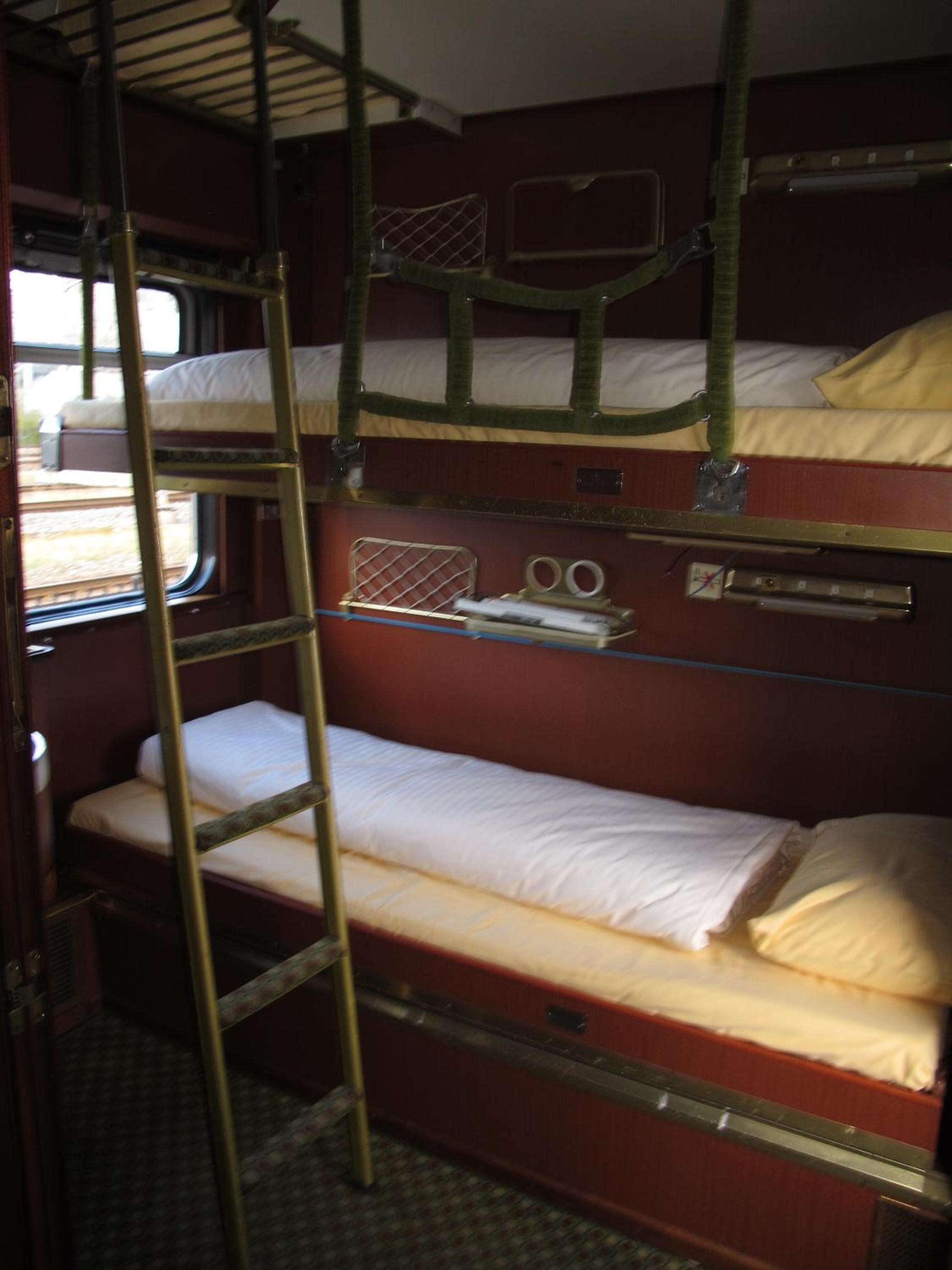 Single Bed in Compartment (6 Adults) photo 3