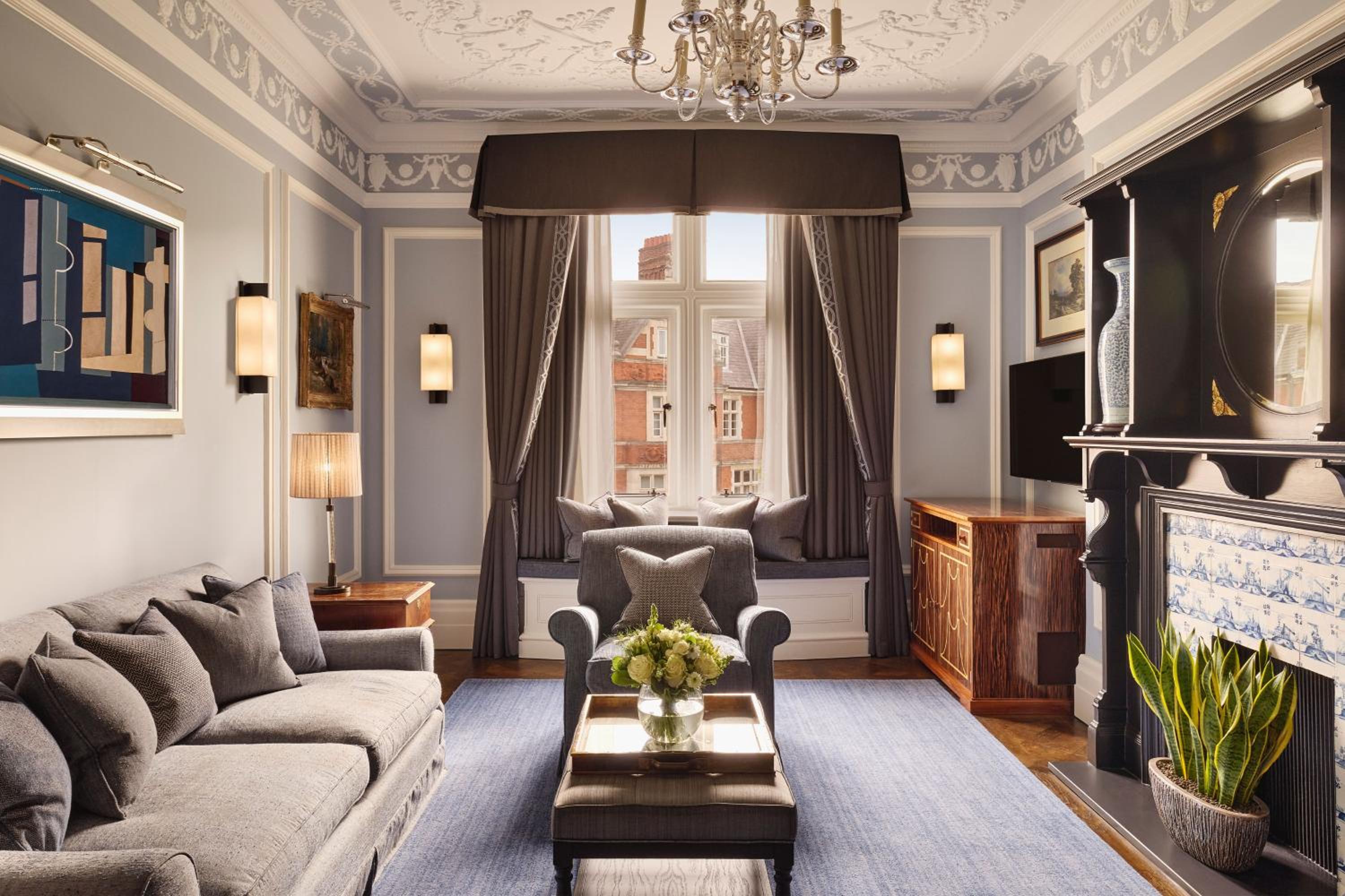 Carlos Suite photo 2