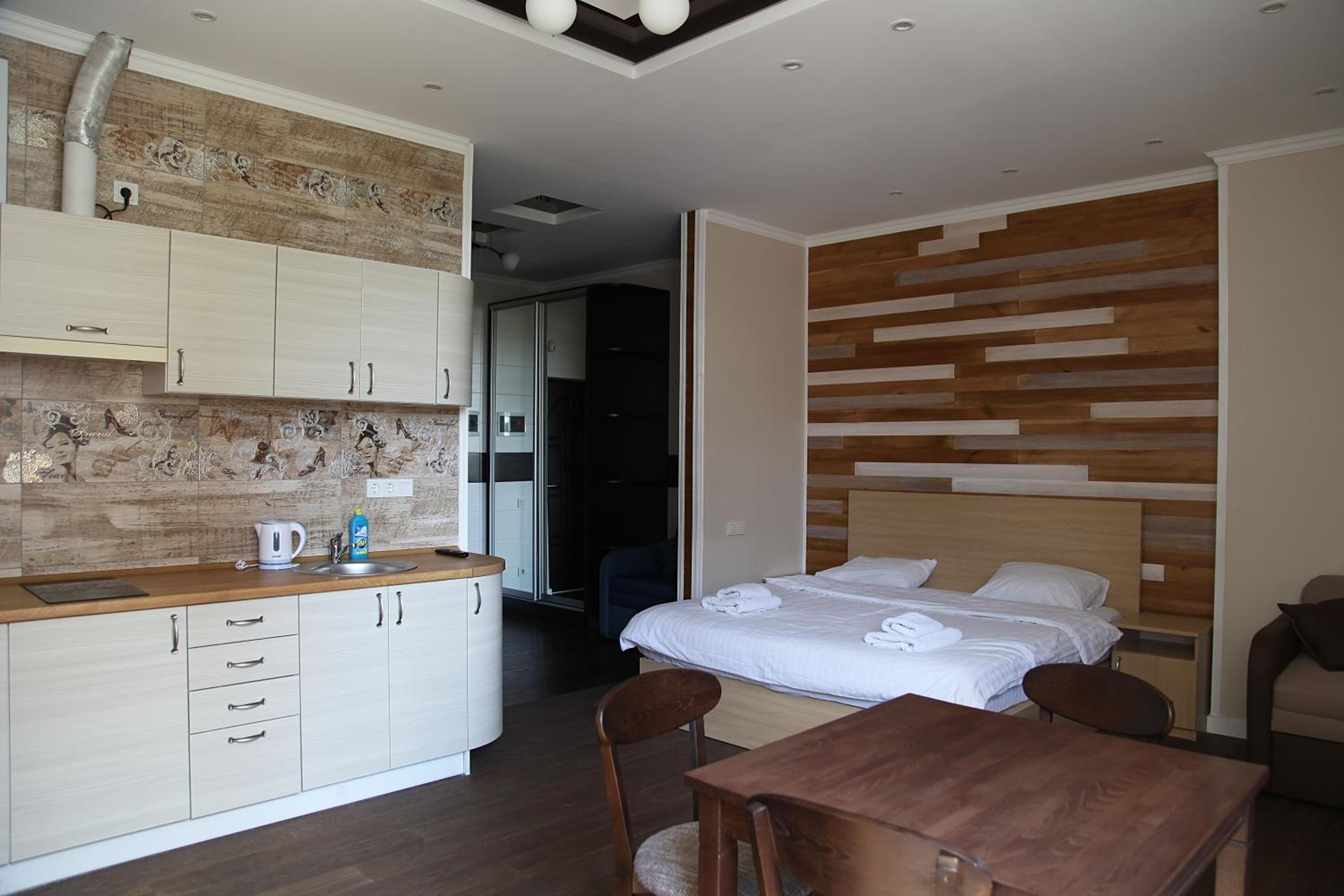 Apartment (2-4 Adults)