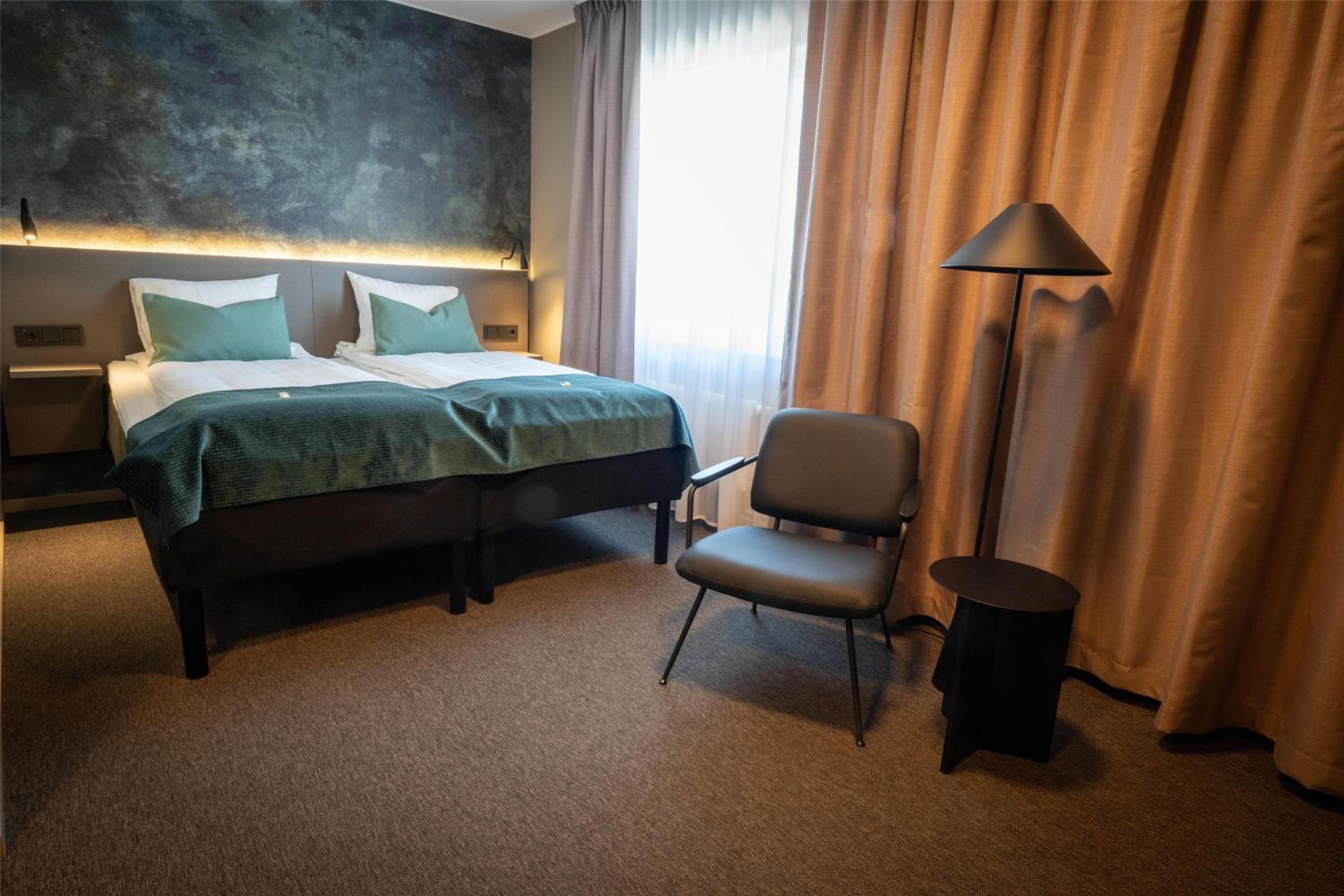 Family Double Room - Non-Smoking - Photo 1