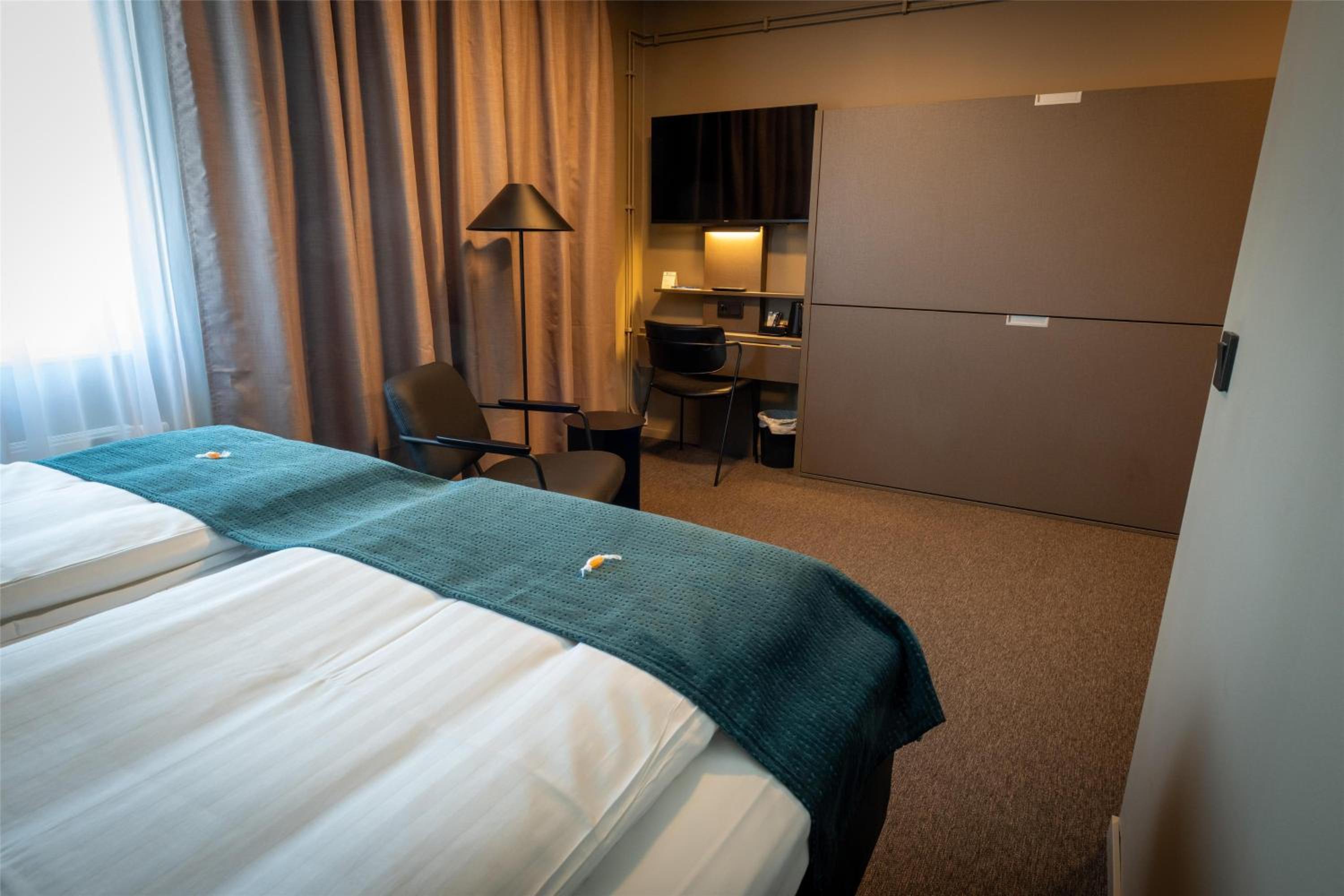 Family Double Room - Non-Smoking - Photo 2