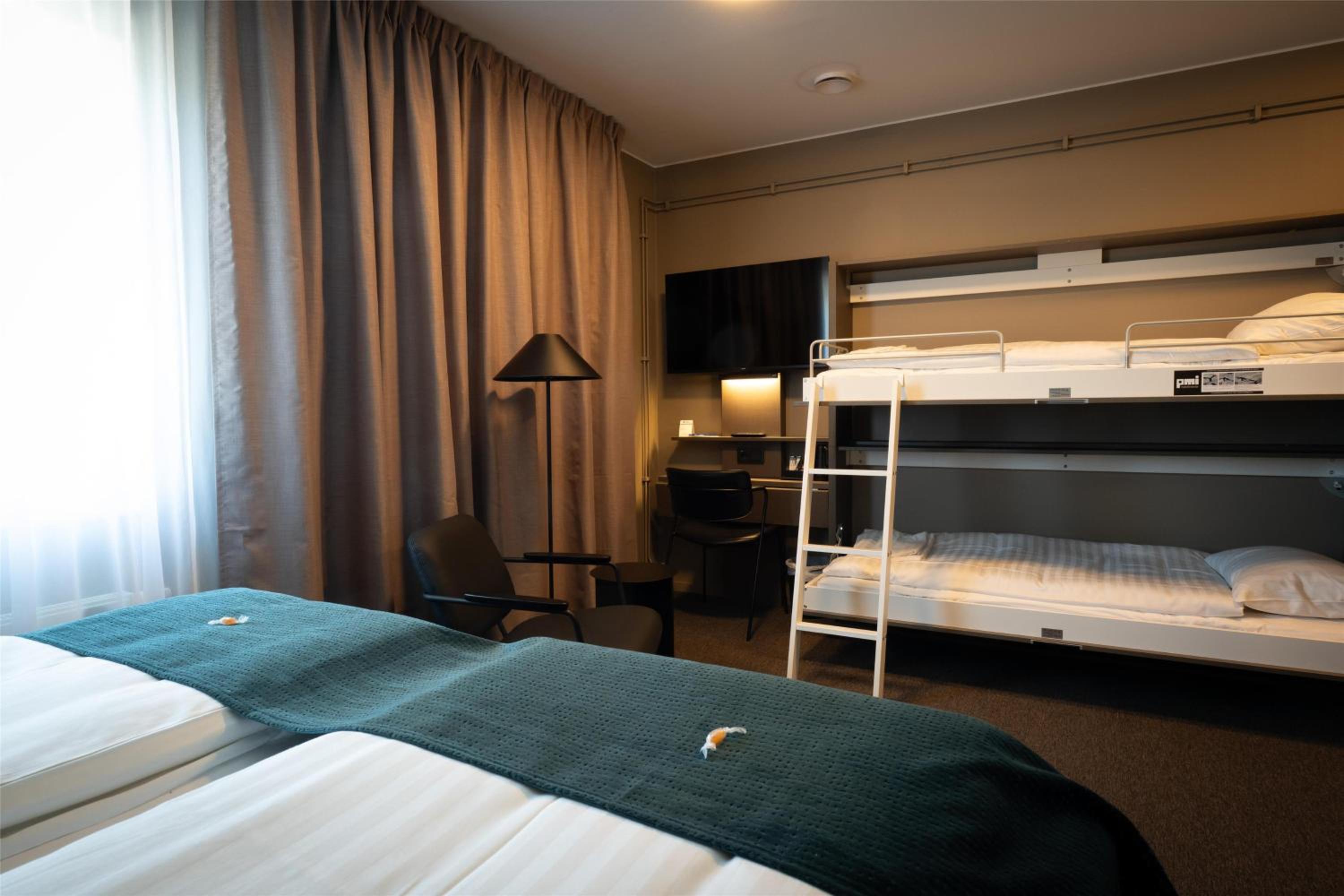 Family Double Room - Non-Smoking - Photo 4