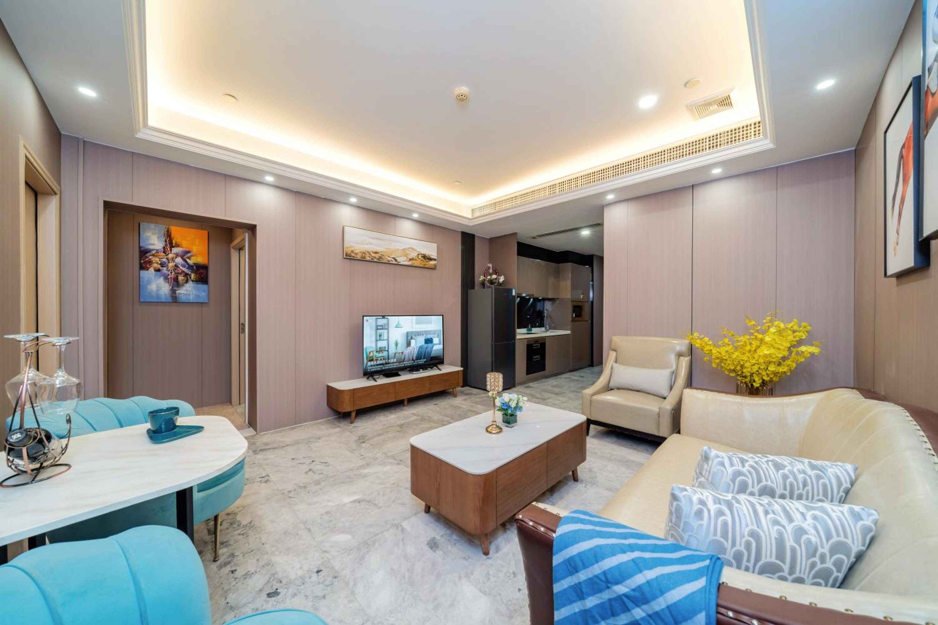 Three-Bedroom Suite photo 1