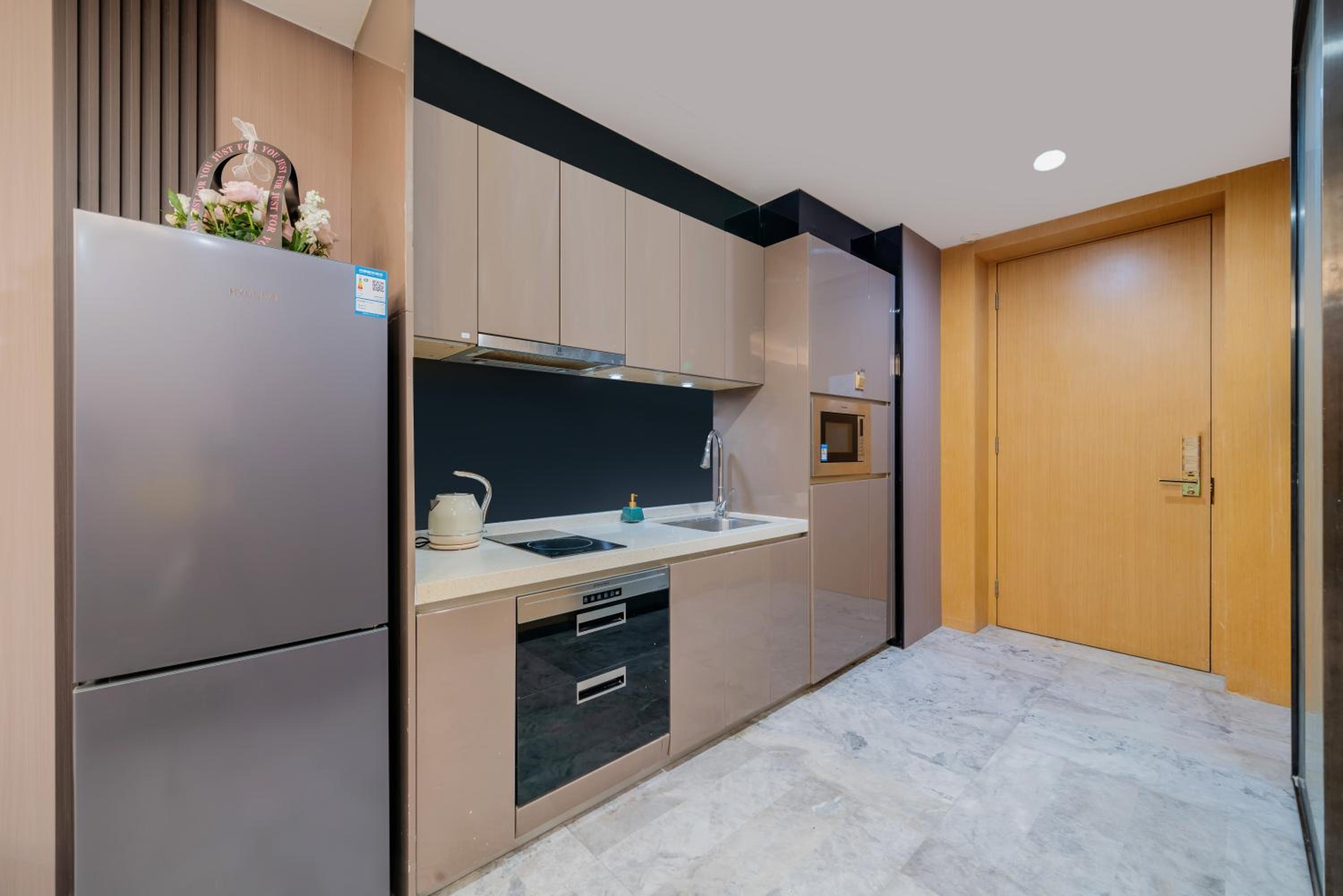 Three-Bedroom Suite photo 2
