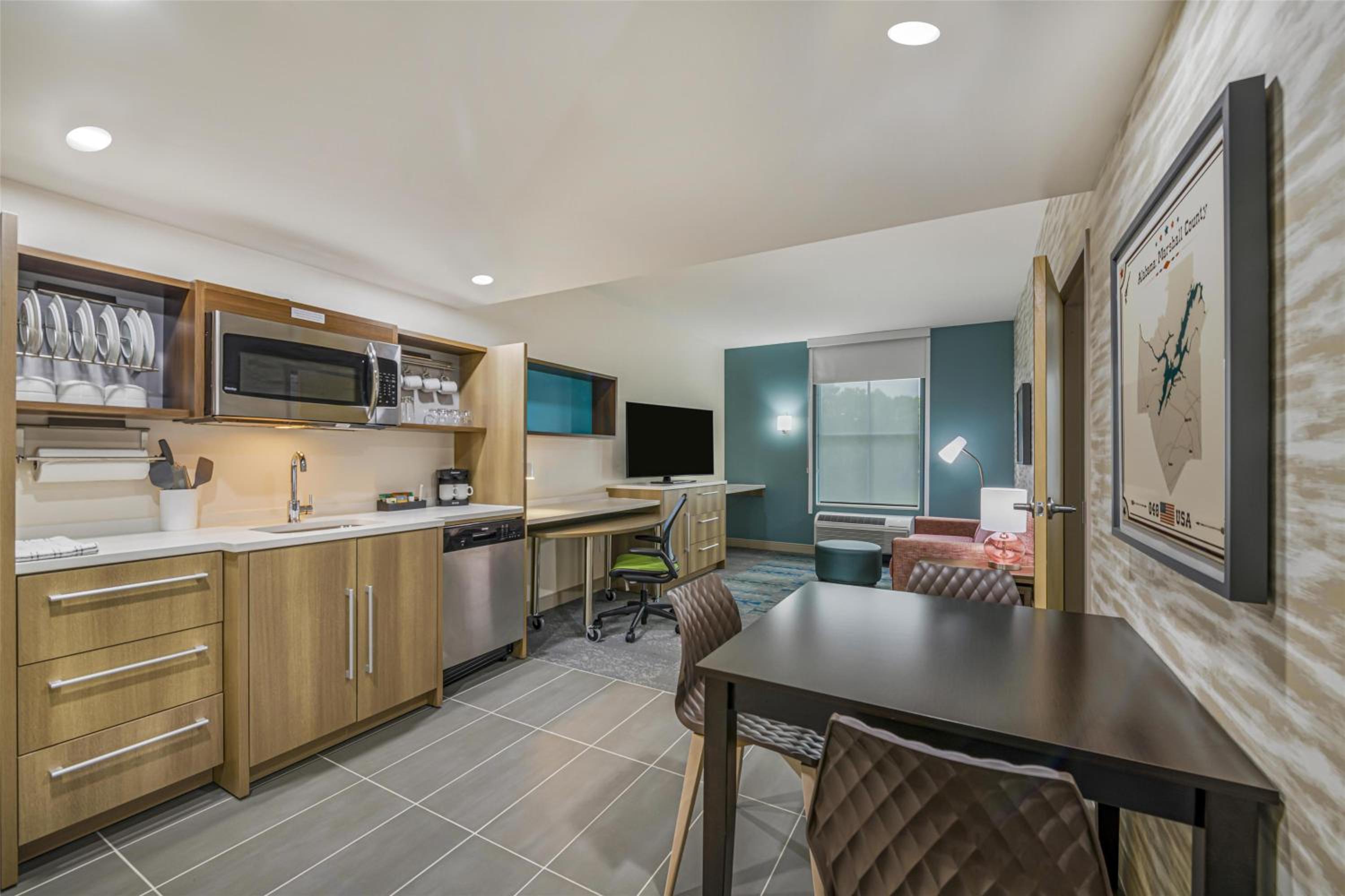 One-Bedroom King Suite - Photo 5