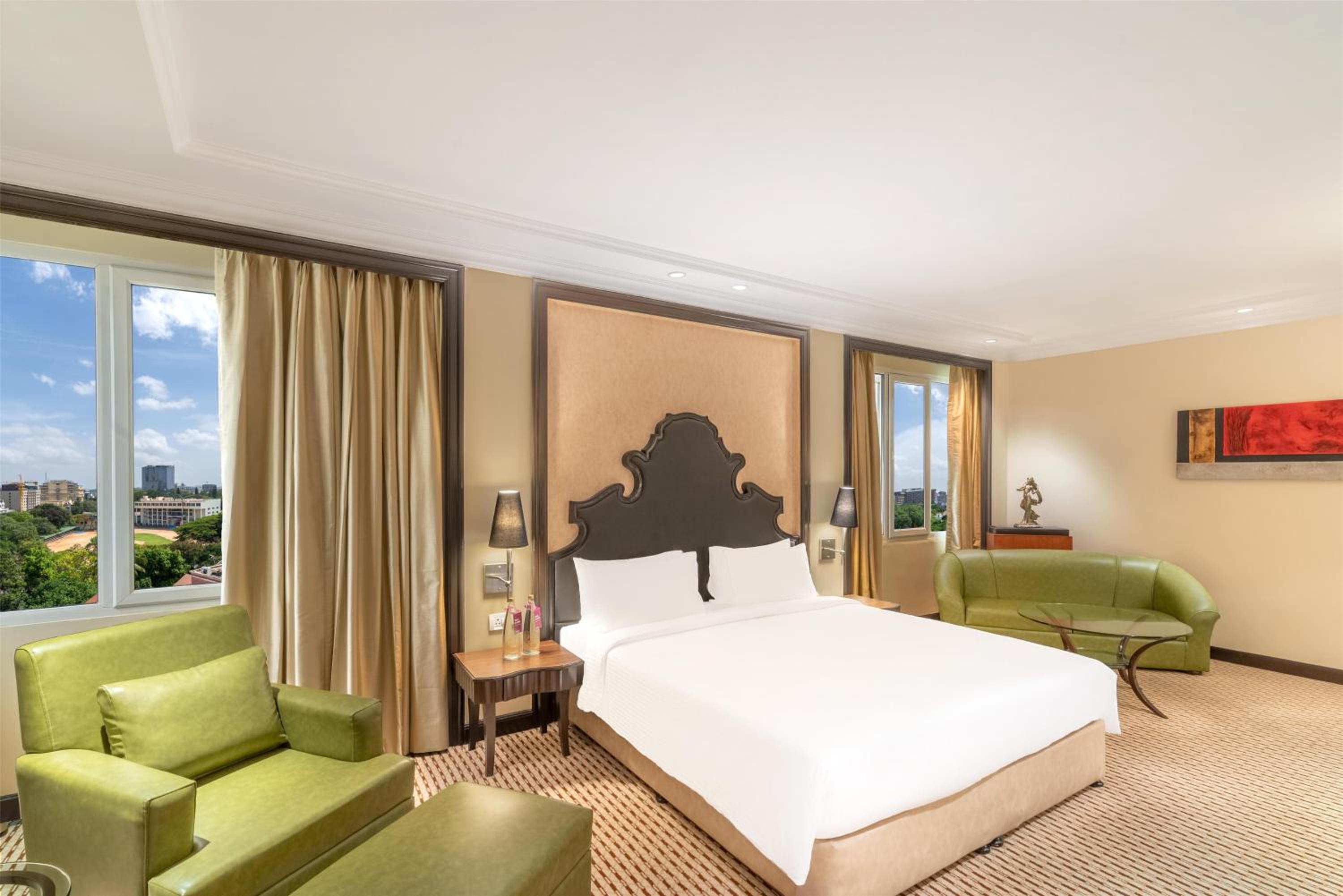 Executive Room with 10% discount on Food & Soft Beverages,15% discount on SPA ,Complimentary Early check in/Late Check Out upto 3 Hrs (subject to availability)  - Photo 1