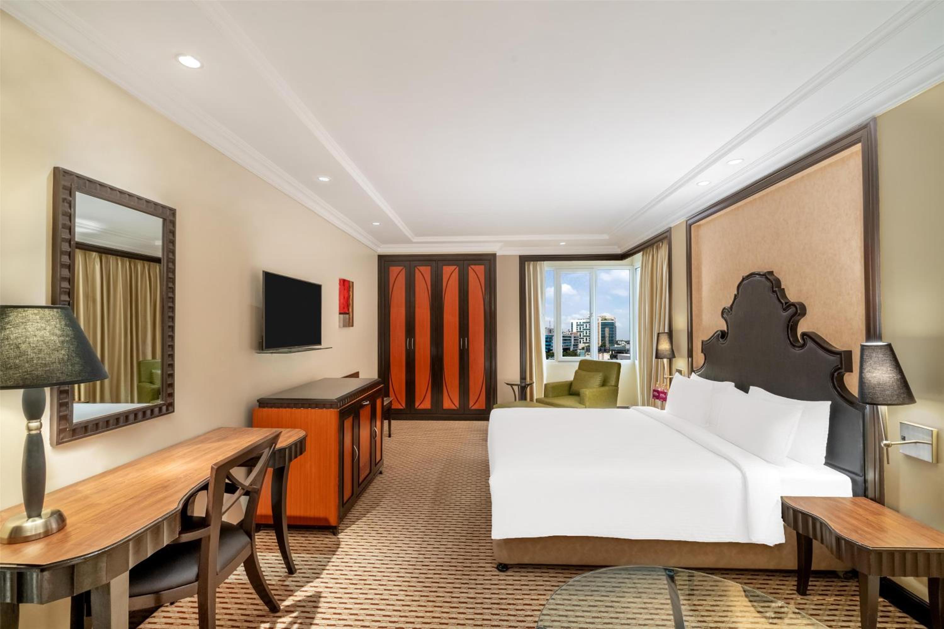 Executive Room with 10% discount on Food & Soft Beverages,15% discount on SPA ,Complimentary Early check in/Late Check Out upto 3 Hrs (subject to availability)  - Photo 2