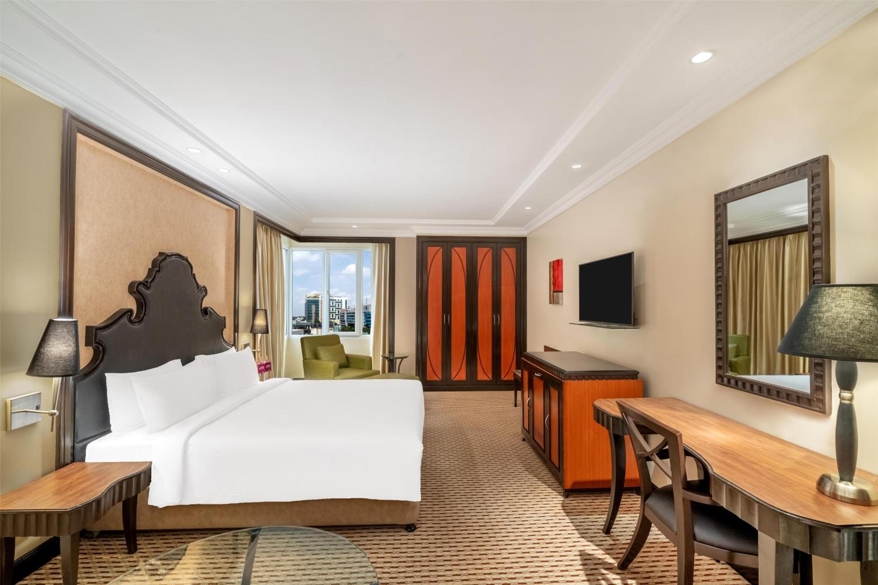 Executive Room with 10% discount on Food & Soft Beverages,15% discount on SPA ,Complimentary Early check in/Late Check Out upto 3 Hrs (subject to availability)  - Photo 3