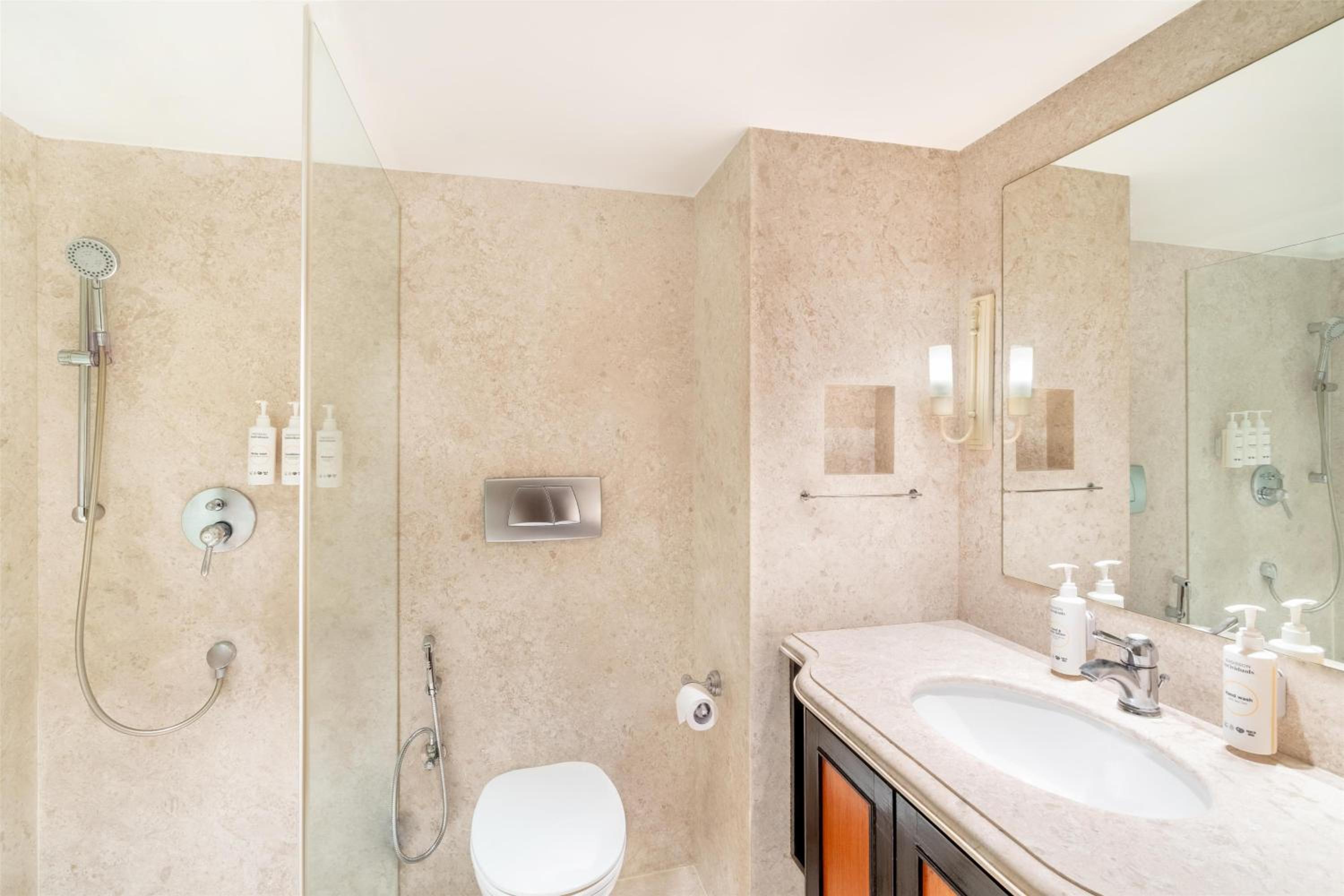 Superior Room with 10% discount on Food & Soft Beverages,15% discount on SPA ,Complimentary Early check in/Late Check Out upto 3 Hrs (subject to availability) - Photo 5