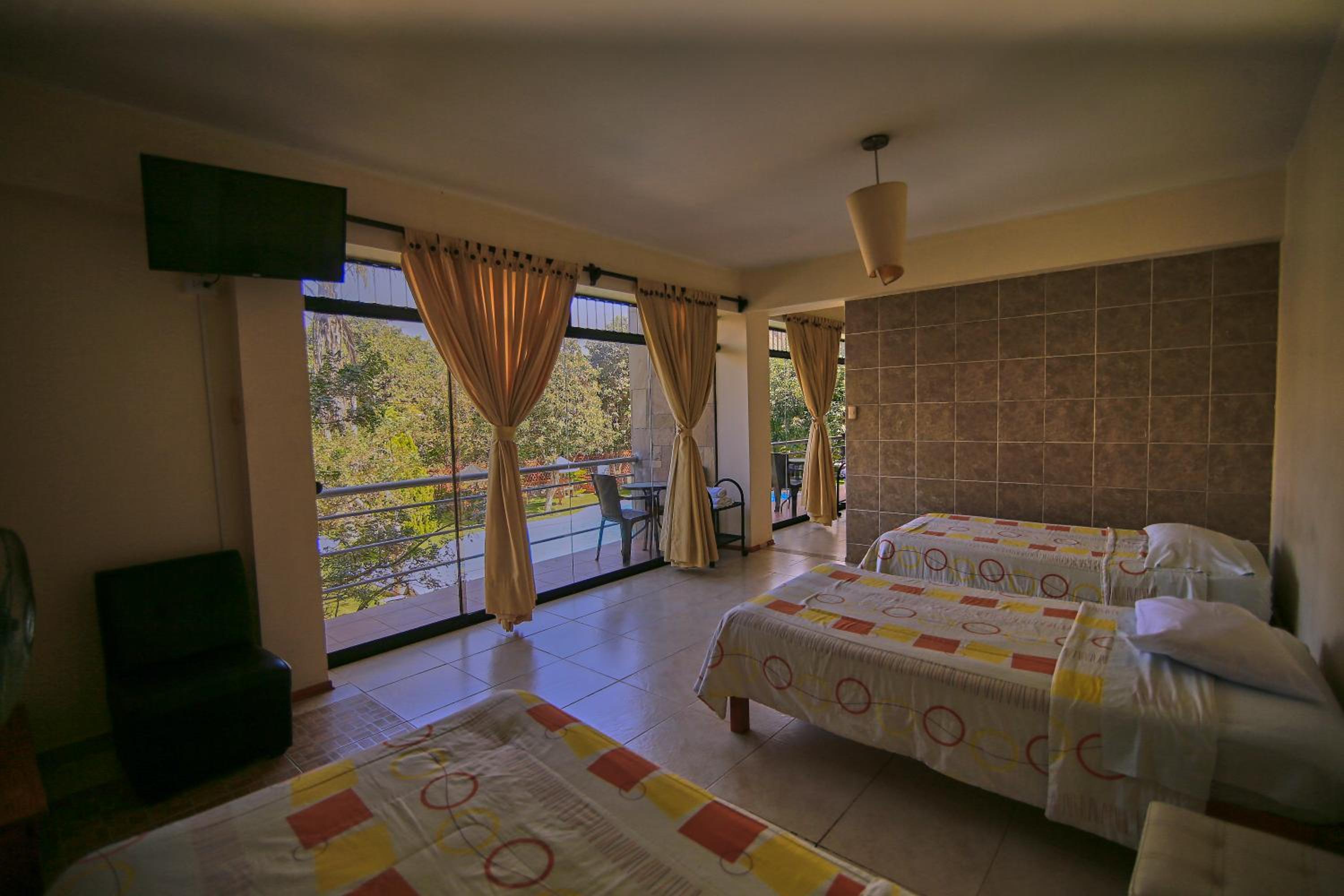 Family Room with Balcony photo 3