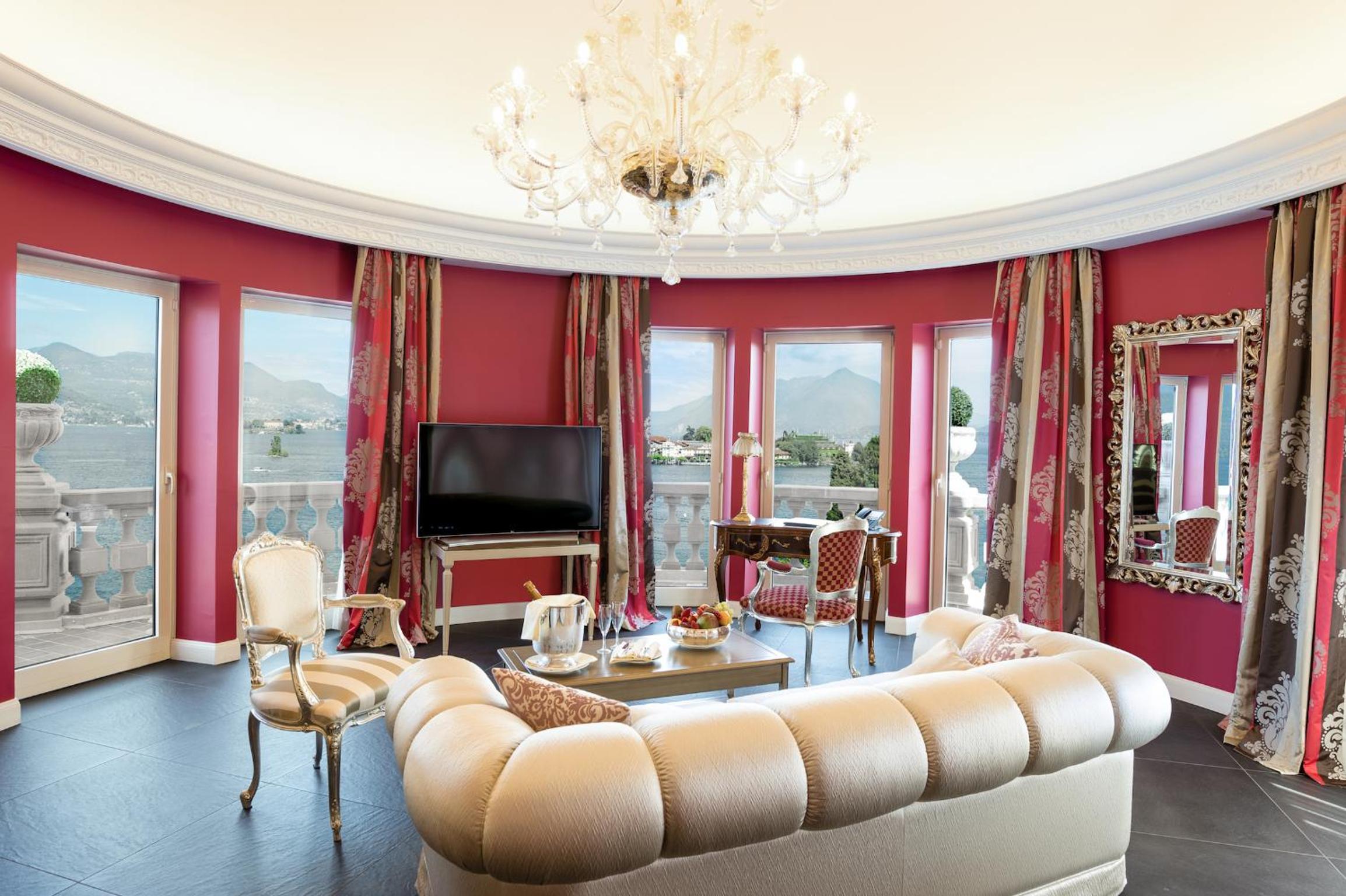 King Suite with Spa Bath - Photo 4
