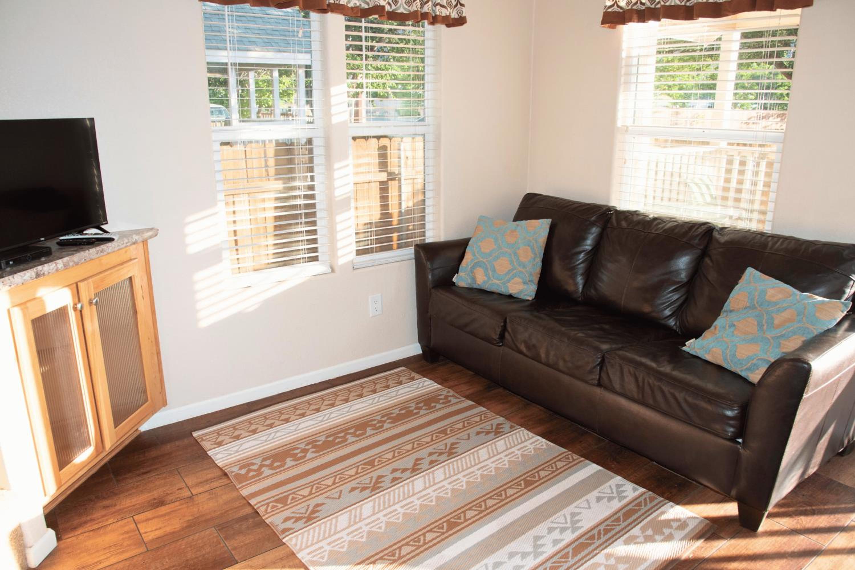 One-Bedroom House photo 2