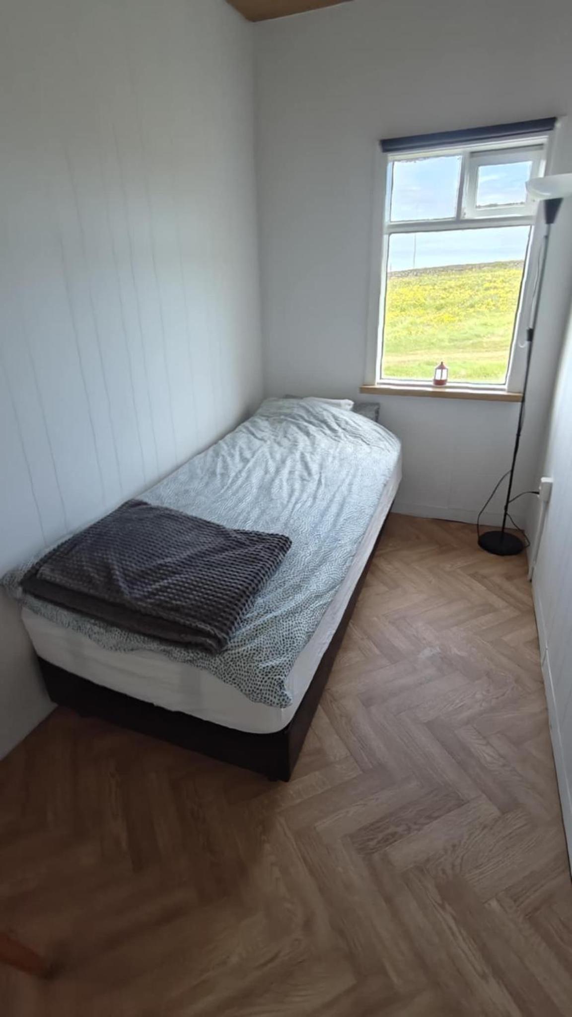 Single Room with Shared Bathroom photo 1