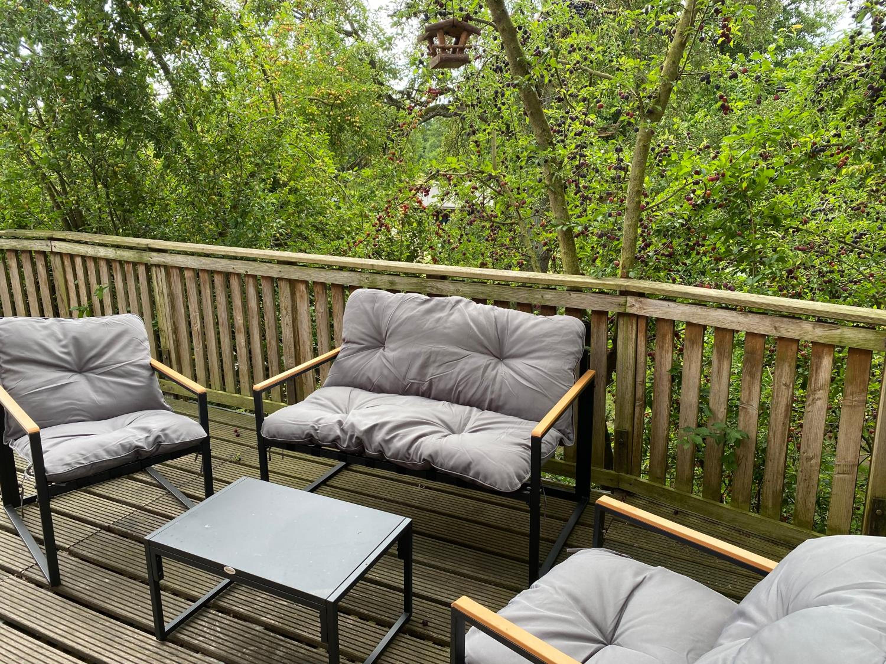 Deluxe Two-Bedroom Apartment with Garden View photo 1