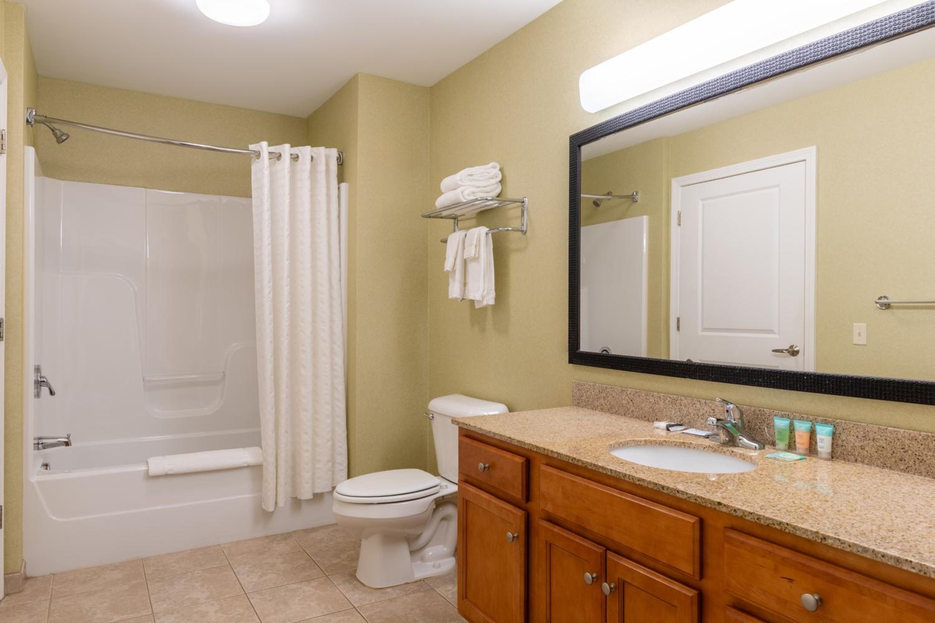 Deluxe Suite - Photo 1