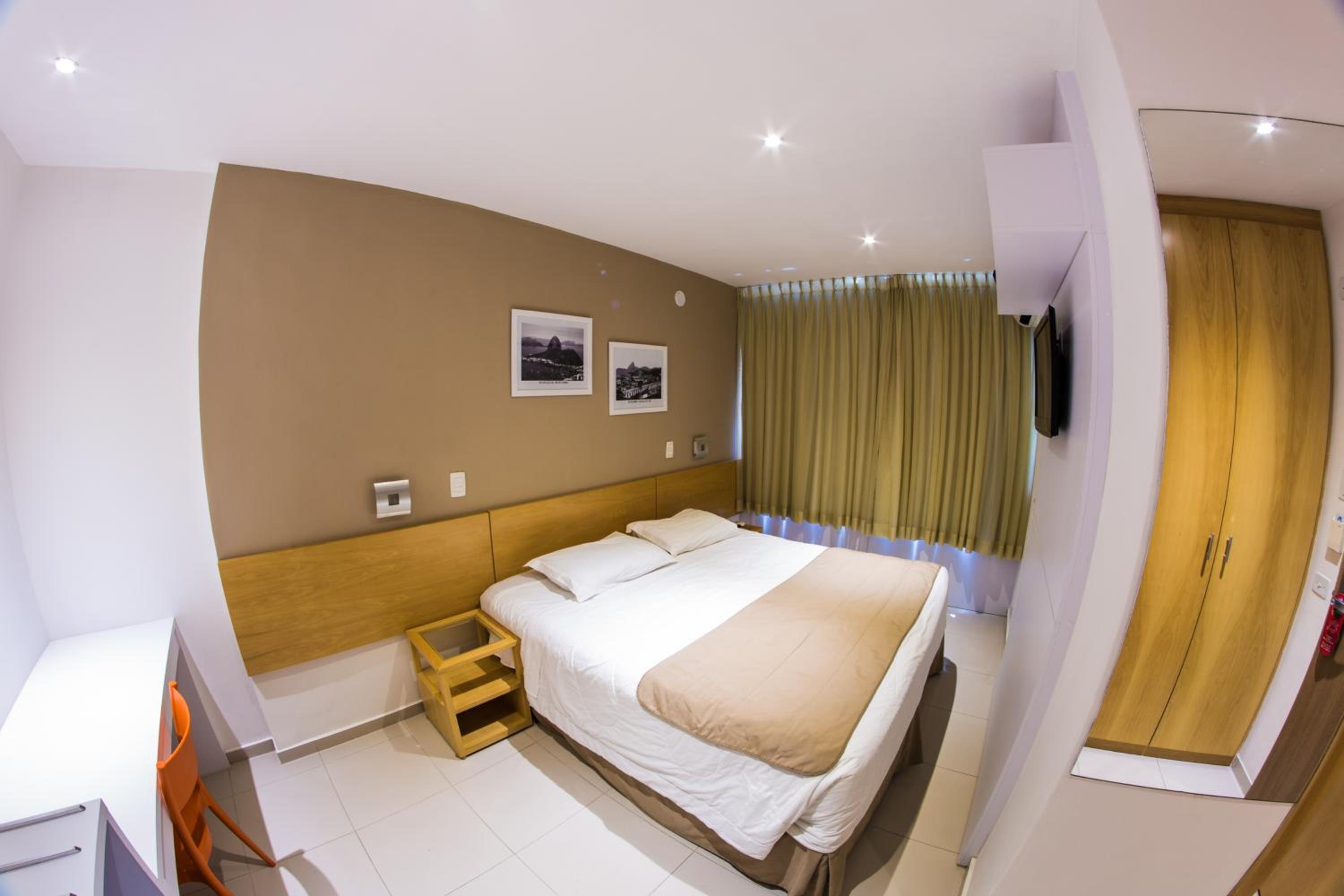 Available room thumbnail 5